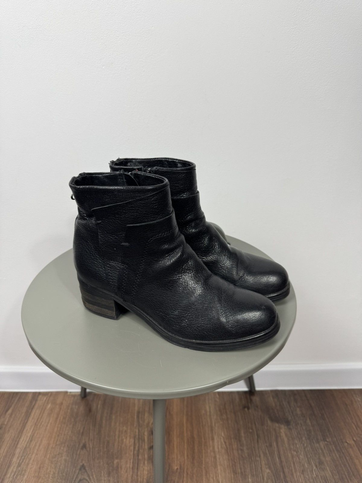 Other Vintage Black Leather Ankle Boots Chunky Heel EU 40 Women’s Size US 9 / IT 39 - 1 Thumbnail