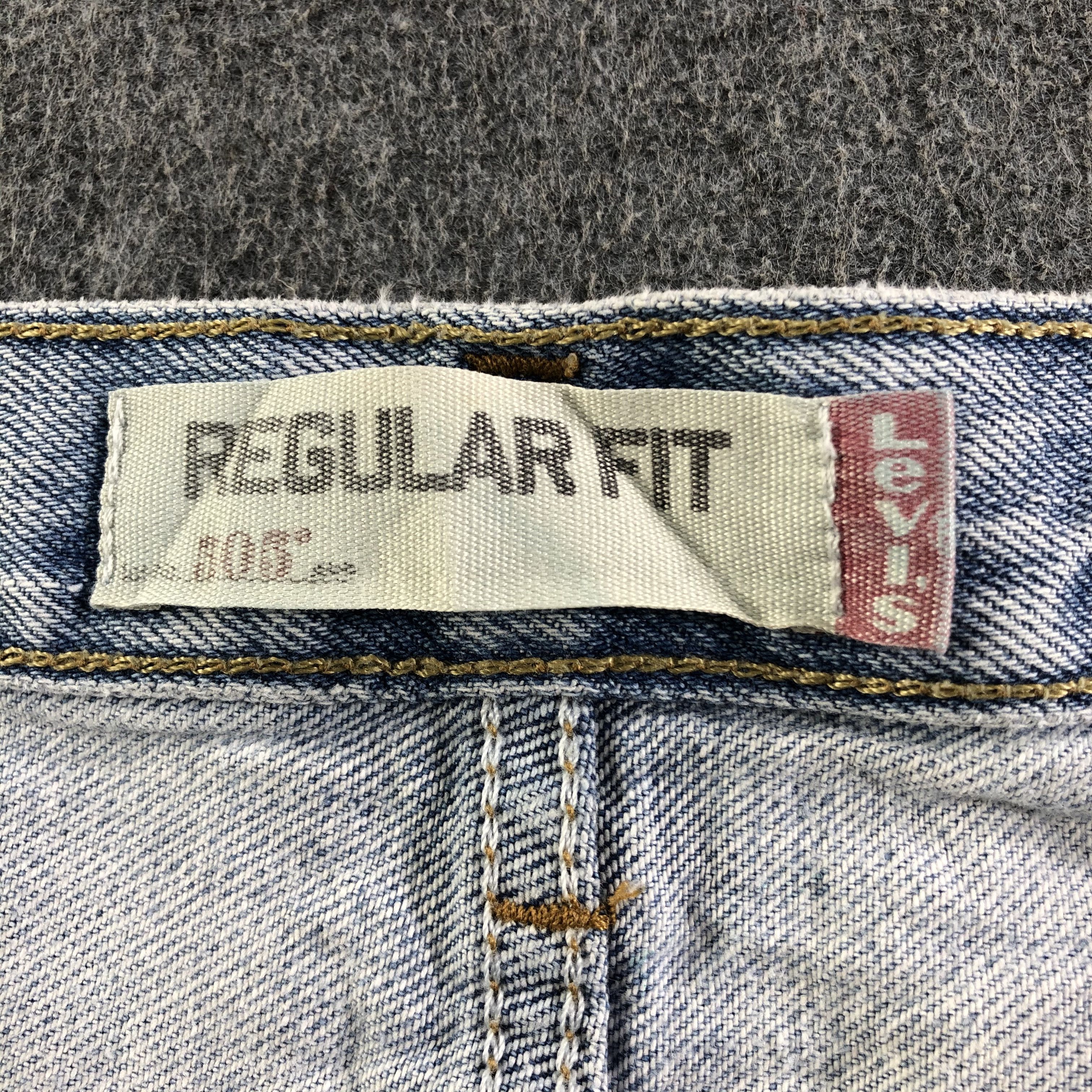 Levi's Vintage Light Wash Levis 505 Jeans-J3317 Size US 39 - 10 Thumbnail