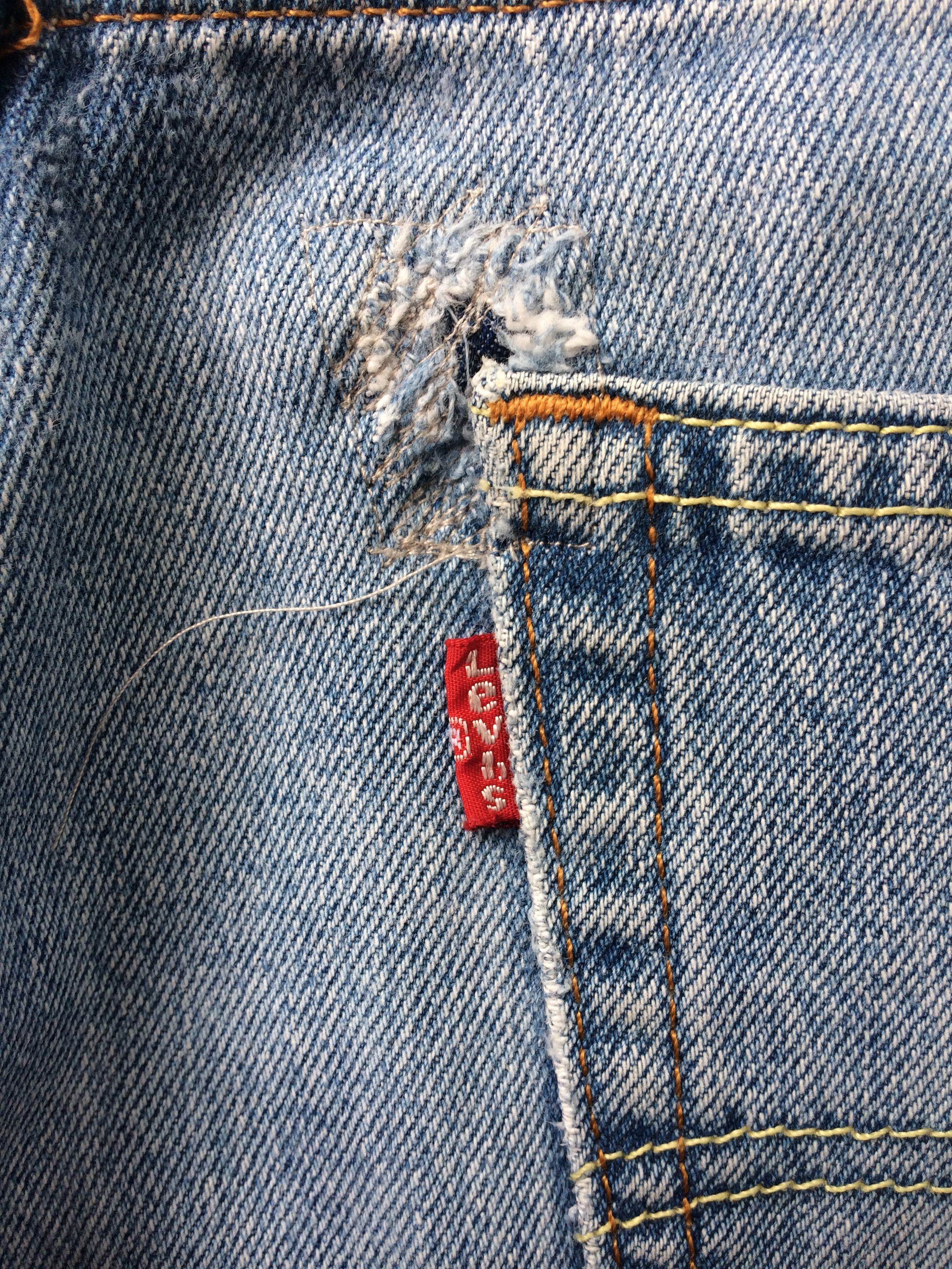 Levi's Distressed Levis 550 Light Wash Jeans #B-1049 Size US 32 / EU 48 - 9 Thumbnail