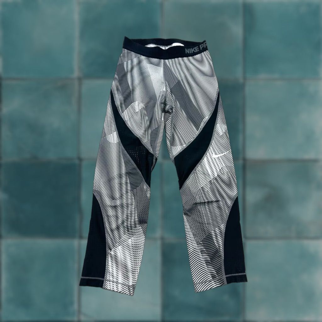 Nike Nike Pro Leggings Women’s Small Capri Cropped Hypercool Size 28" / US 6 / IT 42 - 1 Thumbnail