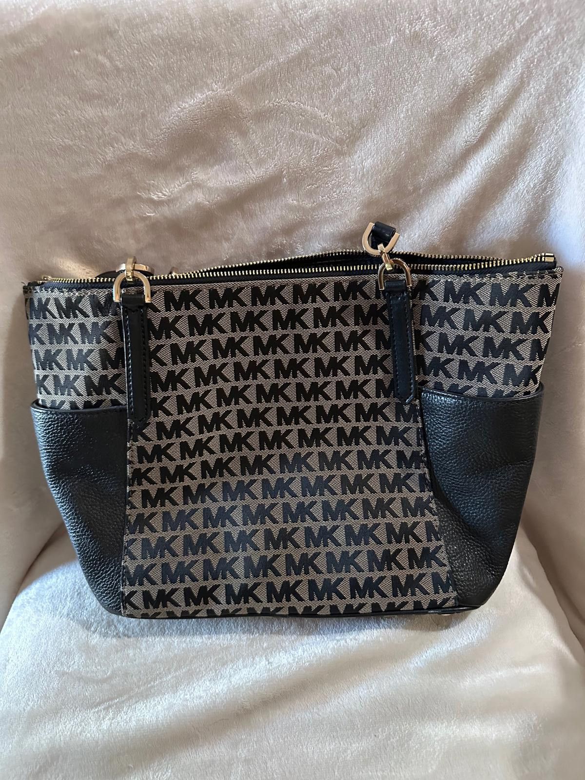 Other Michael Kors Monogram Tote Handbag with Matching Wallet Size ONE SIZE - 2 Thumbnail