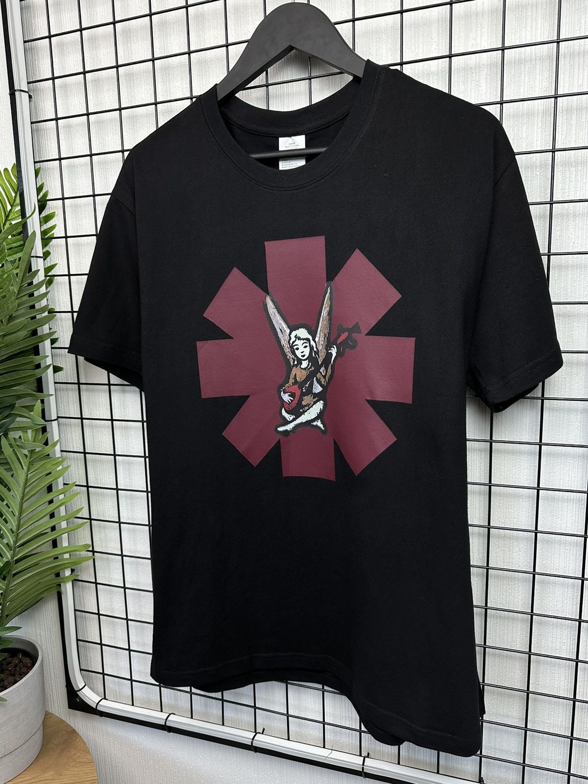 Band Tees Red Hot Chilli Peppers “World Tour 1995” Angel Men Black XL Size US XL / EU 56 / 4 - 2 Thumbnail