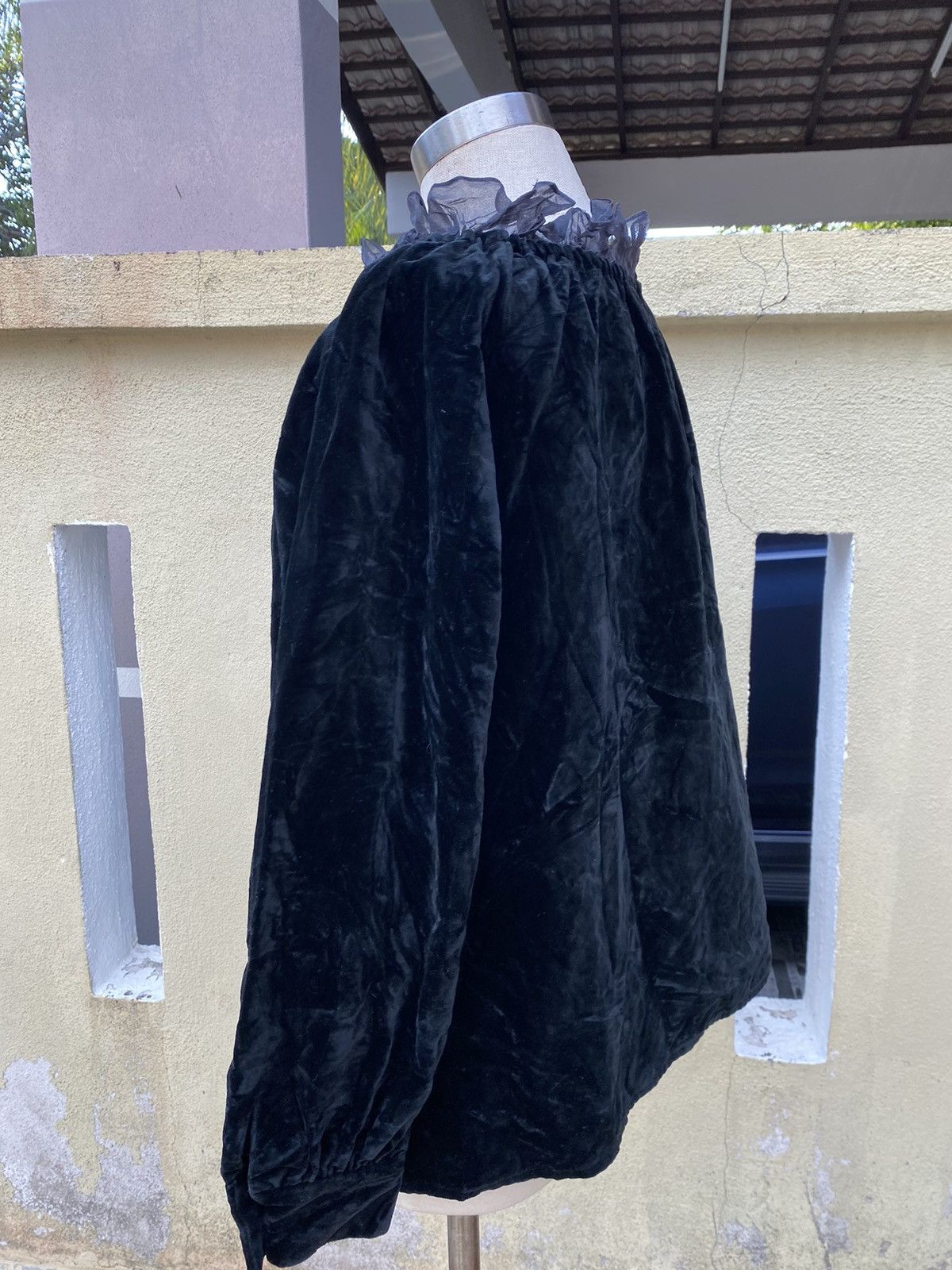 Vintage vintage 90s black velvet pull over Size M / US 6-8 / IT 42-44 - 4 Thumbnail