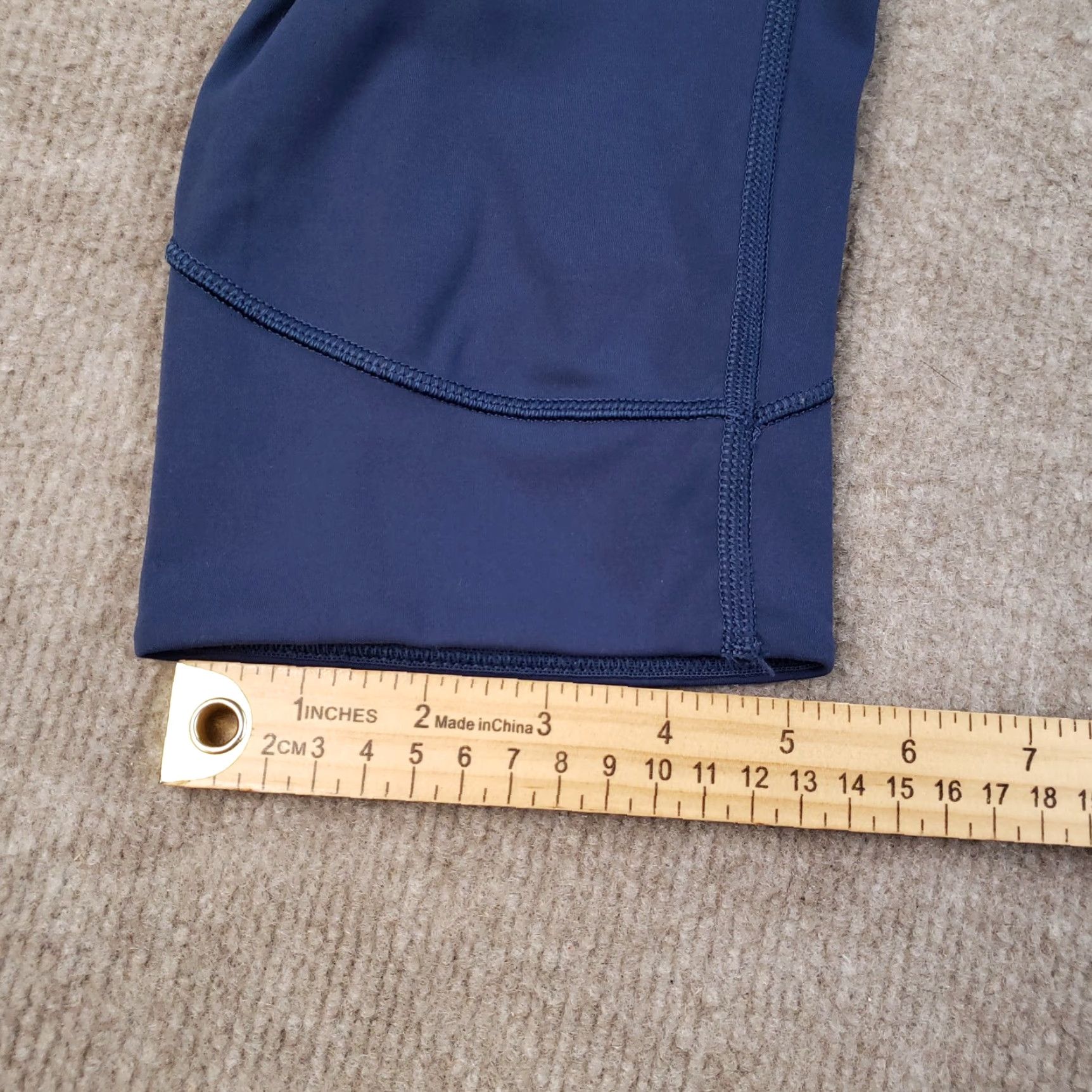 Lululemon Lululemon High Rise Crop Leggings Womens Size 10 Blue Athleisure Yoga Gym Size 32" / US 10 / IT 46 - 4 Thumbnail