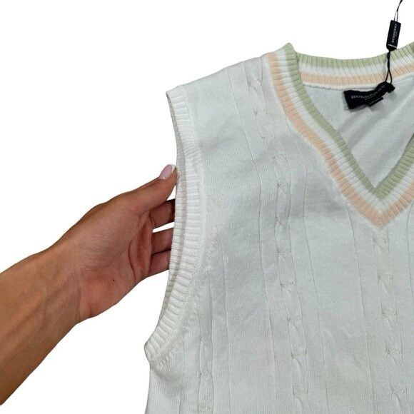 Burberry NWT Burberry Golf Cream White Cotton Vest Size Large Sleevel Size L / US 10 / IT 46 - 4 Thumbnail