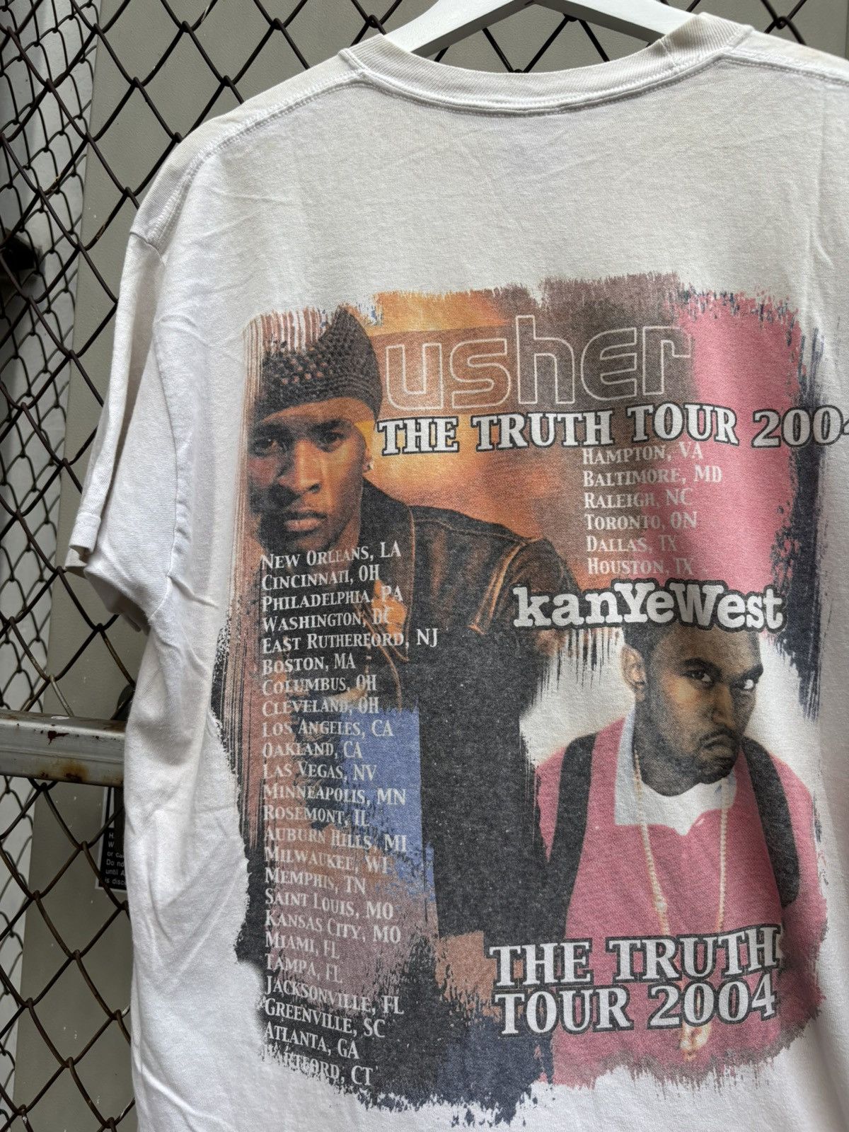 Vintage Usher x Kanye West Tour 2004 Size US L / EU 52-54 / 3 - 2 Thumbnail