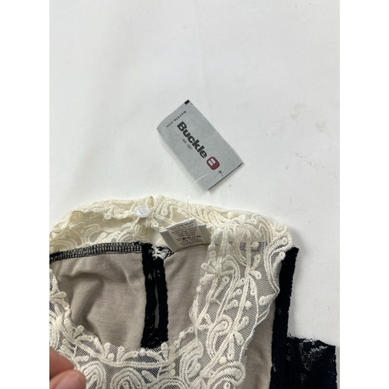 Vintage Daytrip Blouse Women Sleeveless Lace Tunic Black Ivory Small S Womens Size S / US 4 / IT 40 - 5 Thumbnail