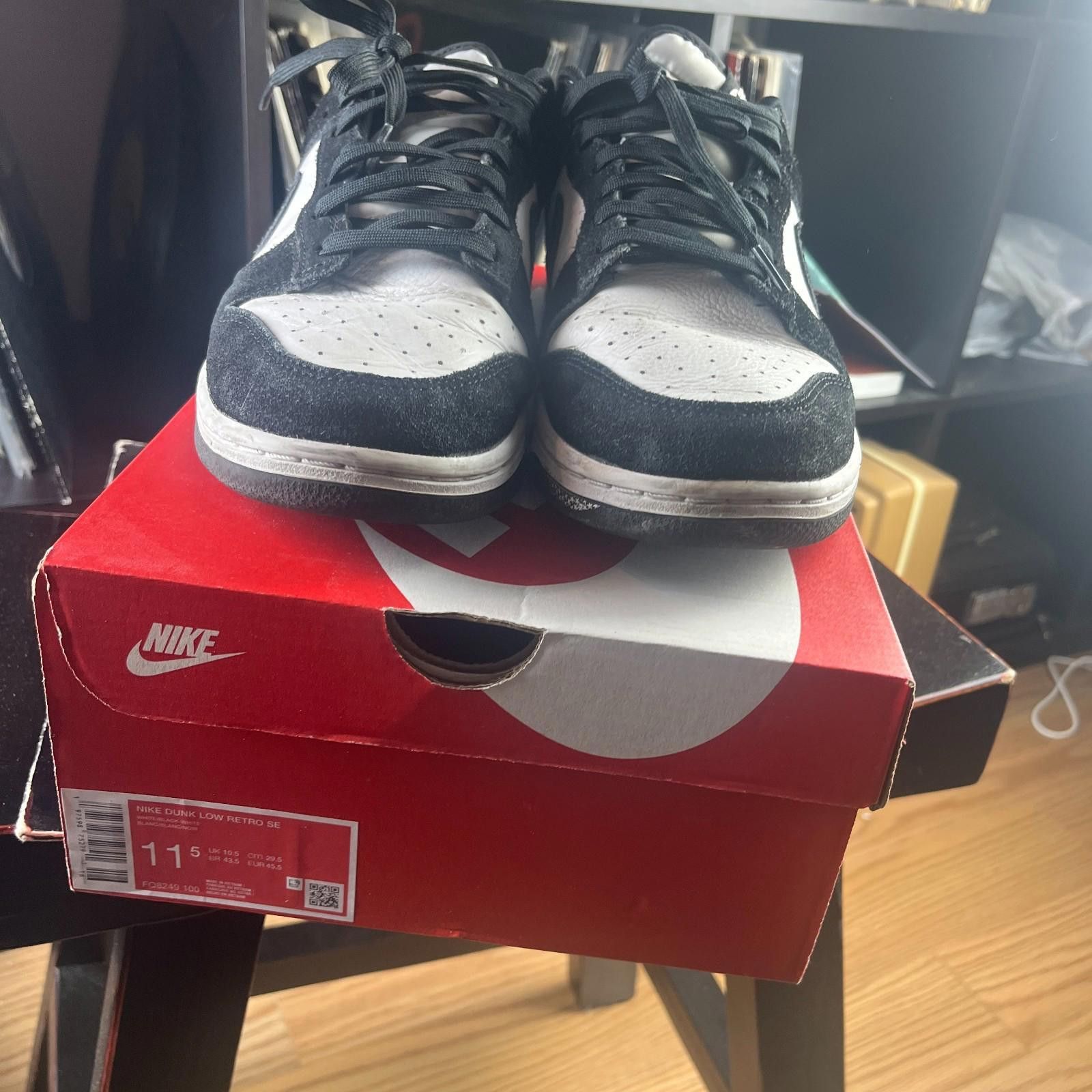 Nike Nike Panda Black White Dunk Low Retro SE 11.5 Size US 11.5 / EU 44-45 - 2 Thumbnail