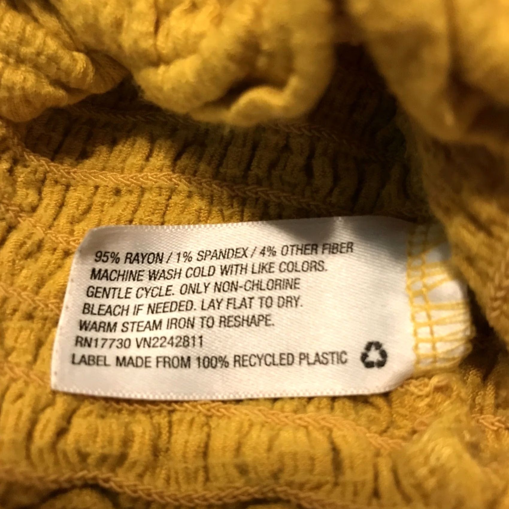 Vintage wild fable Womens Halter Crop Top Sleeveless Yellow Rayon Blend 90s Style Small Short Casual Cropped Regular Womens Size S / US 4 / IT 40 - 3 Thumbnail
