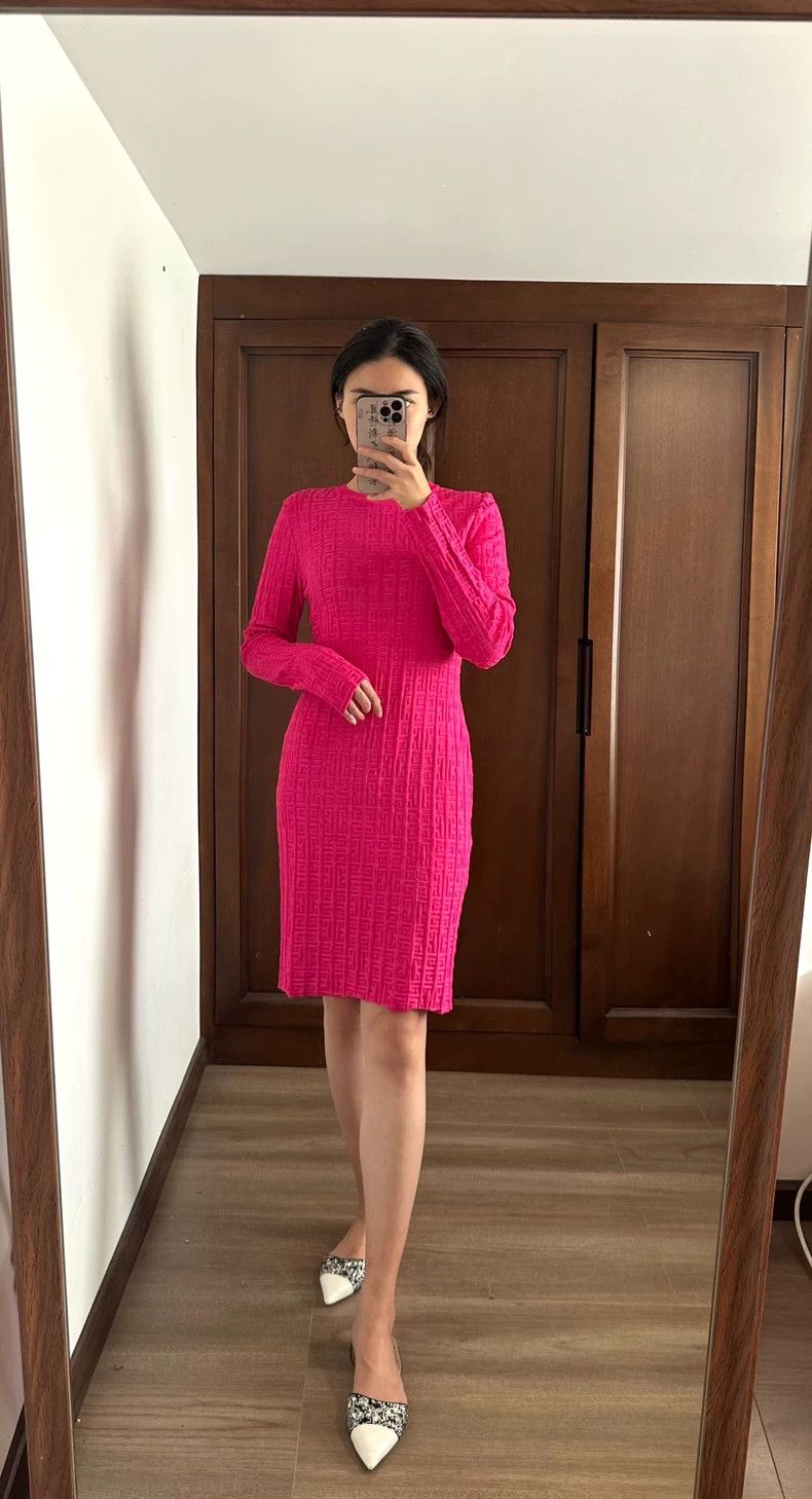Givenchy Givenchy Dress, runway style, size M (bust 89cm) Size M / US 6-8 / IT 42-44 - 2 Thumbnail