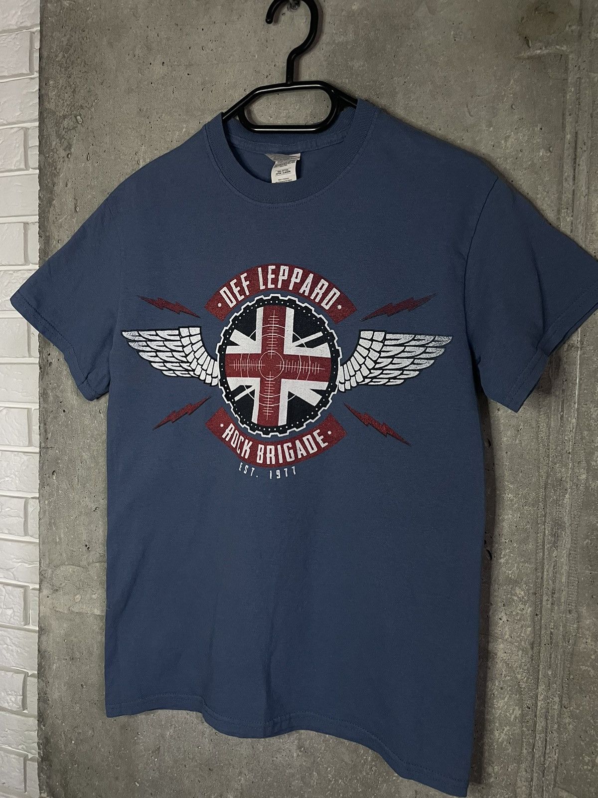 Vintage Def Leppard Rock Brigade Tour Tee 2018 Hypebeast Metal Y2k Size US S / EU 44-46 / 1 - 3 Thumbnail