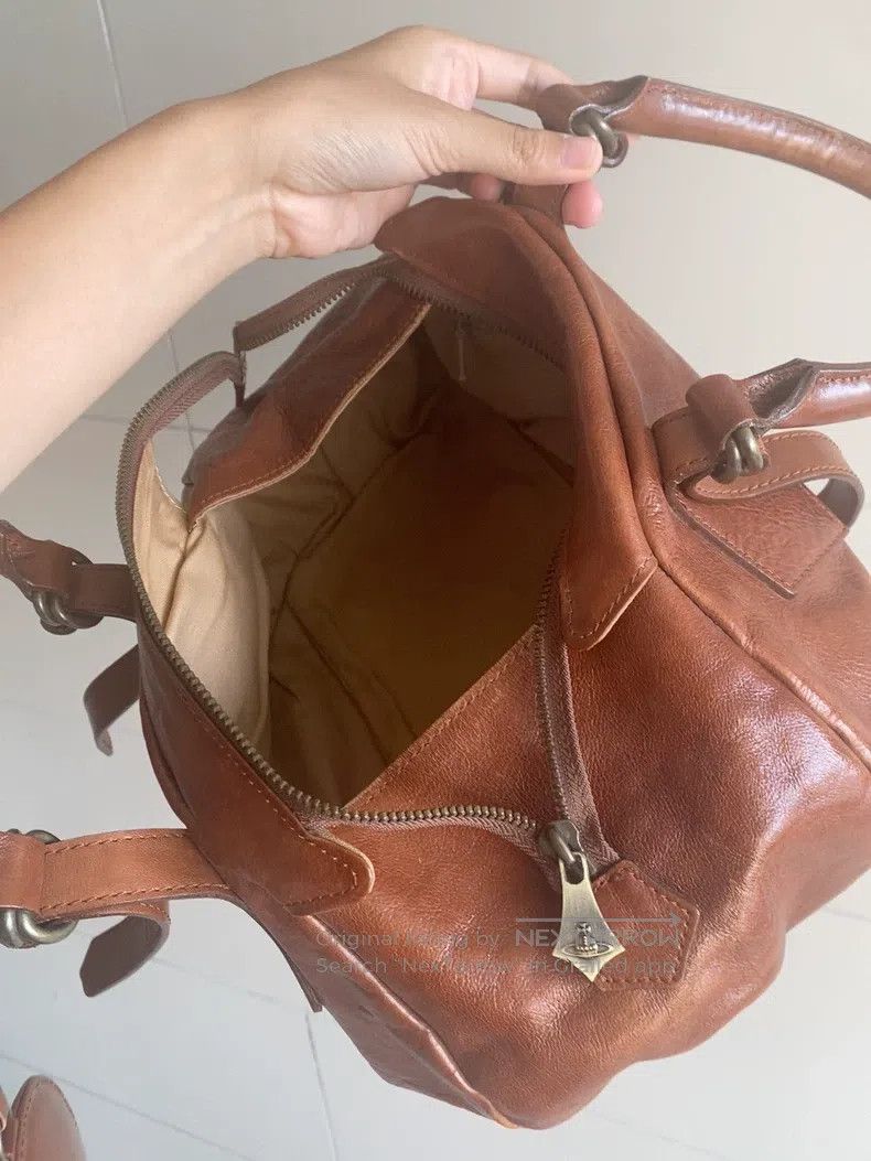 Vivienne Westwood Vivienne Westwood size os Brown, tan handbag, dumpling bag, Size ONE SIZE - 8 Thumbnail