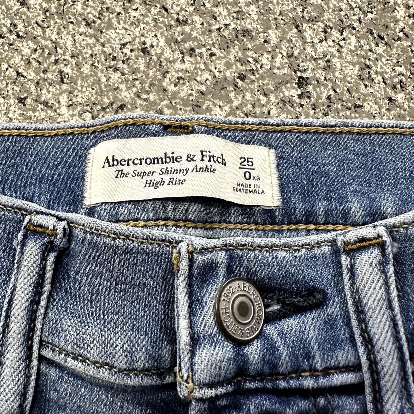 Abercrombie & Fitch Abercrombie & Fitch Jeans Womens 0 XS 25x24 The Super Skinny Ankle High Rise Denim Solid Stretch 5-Pocket Womens Jeans Size 42" / US 20 - 4 Thumbnail