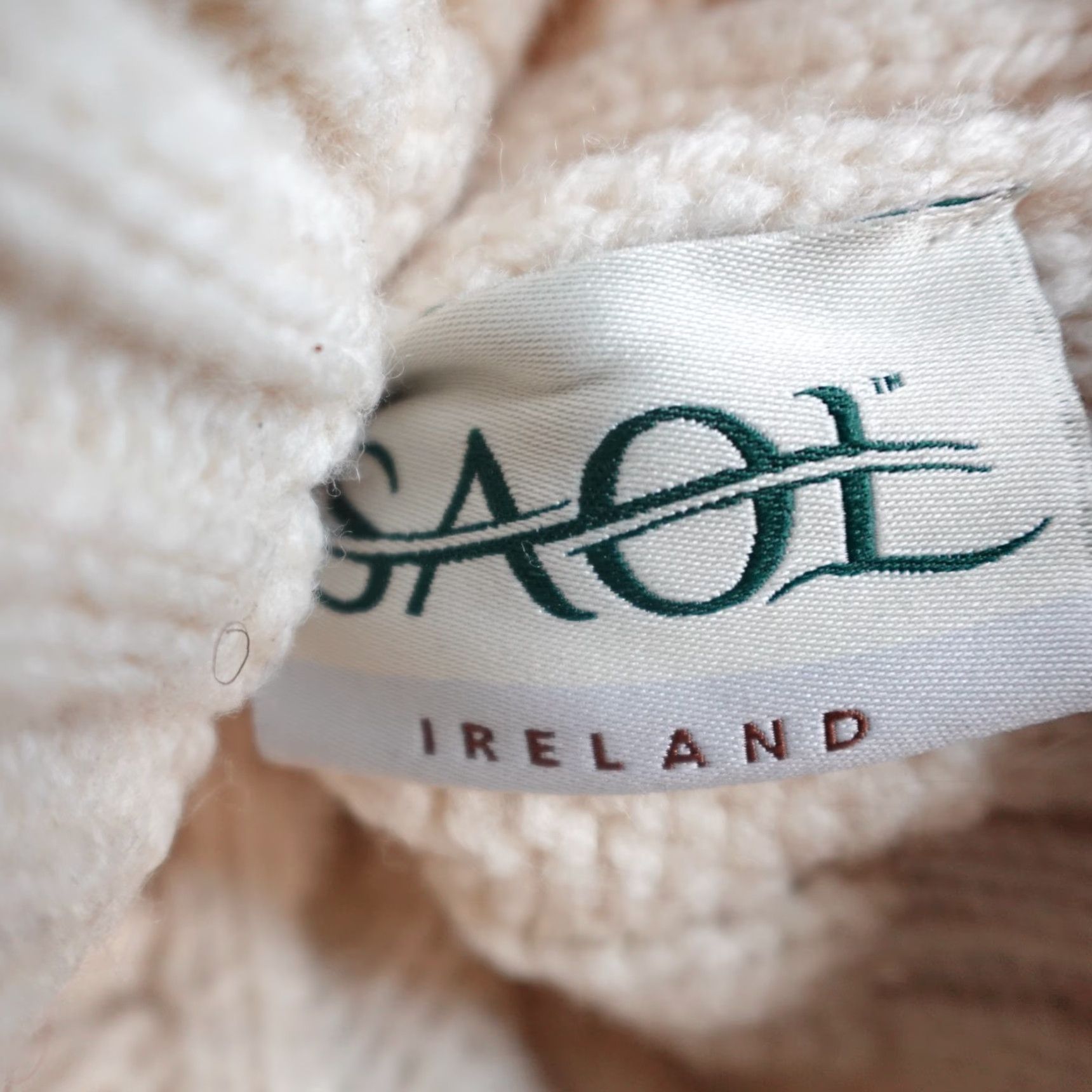 Vintage Saol Womens Beanie OS Beige 100% Merino Wool Gray Cable Knit Hat Size One Size Womens Beanie Size ONE SIZE - 3 Thumbnail