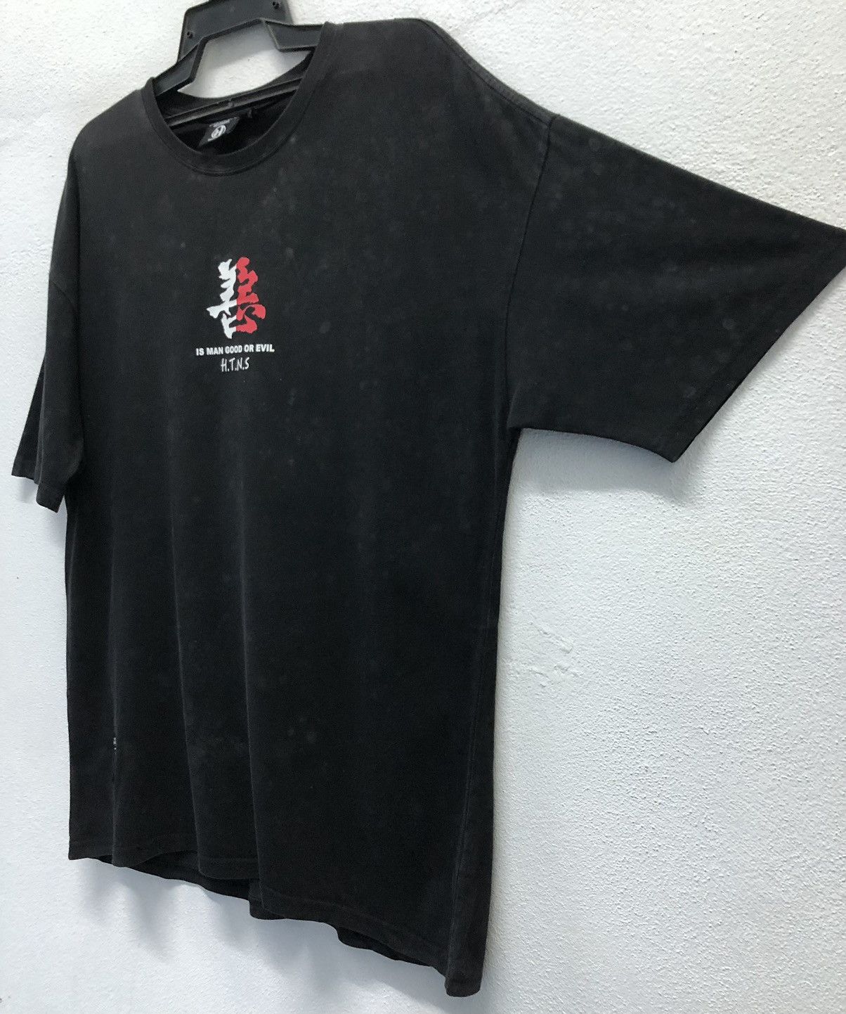Vintage Vintage Gedpamco Heathans Is Man Good Or Evil H.T.N.S T-Shirt Size US XXL / EU 58 / 5 - 7 Thumbnail