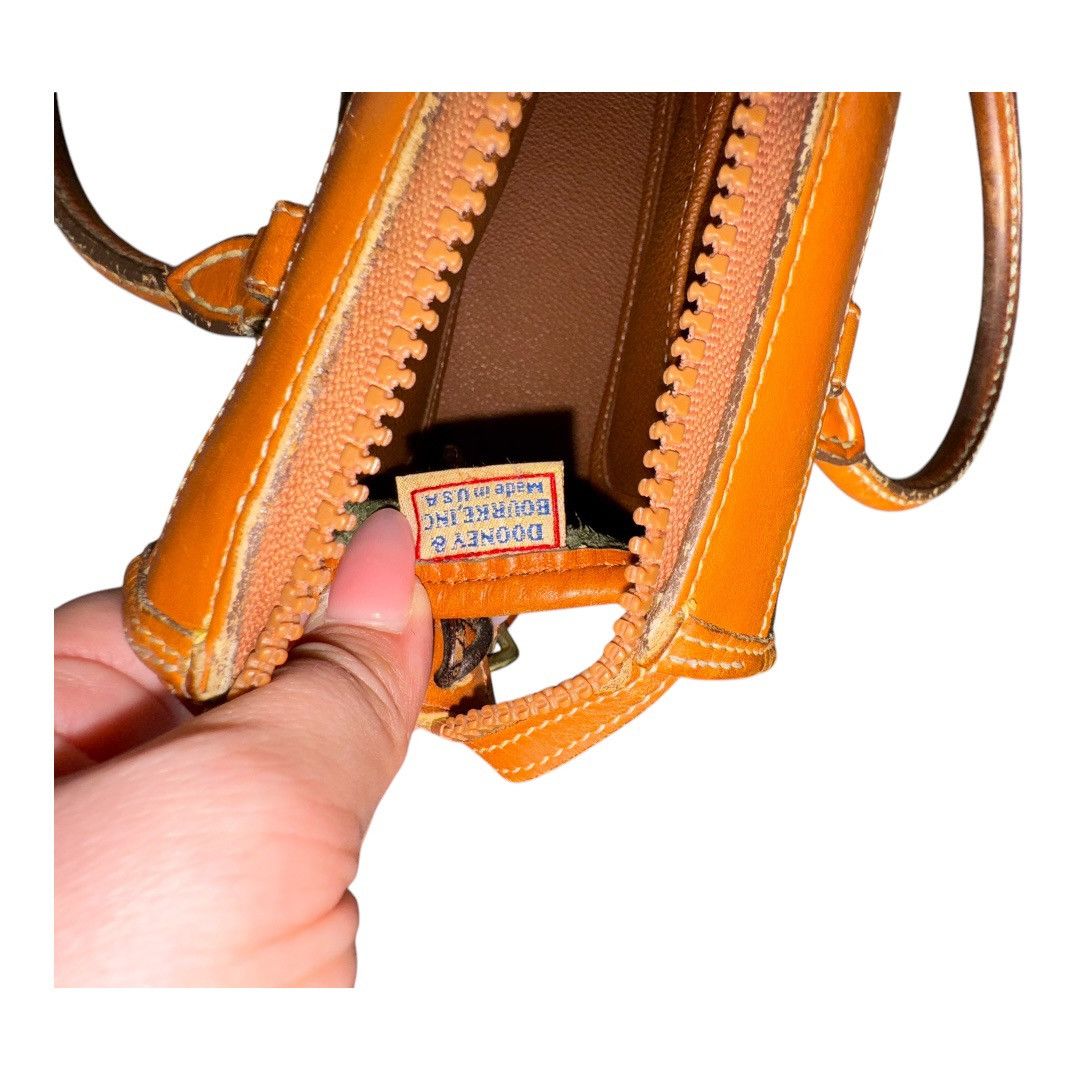 Dooney & Bourke × Vintage Dooney and Bourke Vintage Green and Brown Pebbled Leather Size ONE SIZE - 9 Thumbnail