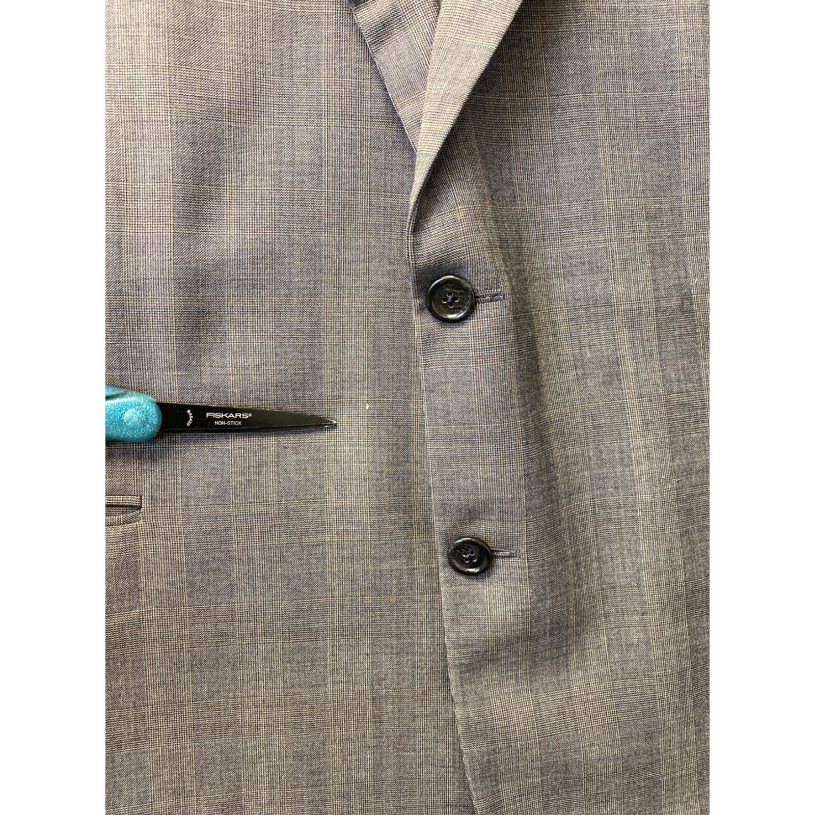 Vintage VINTAGE Hickey Freeman Wool Sport Coat Gray Plaid Size 46R Men's Business Casual 90s Size US S / EU 44-46 / 1 - 4 Thumbnail