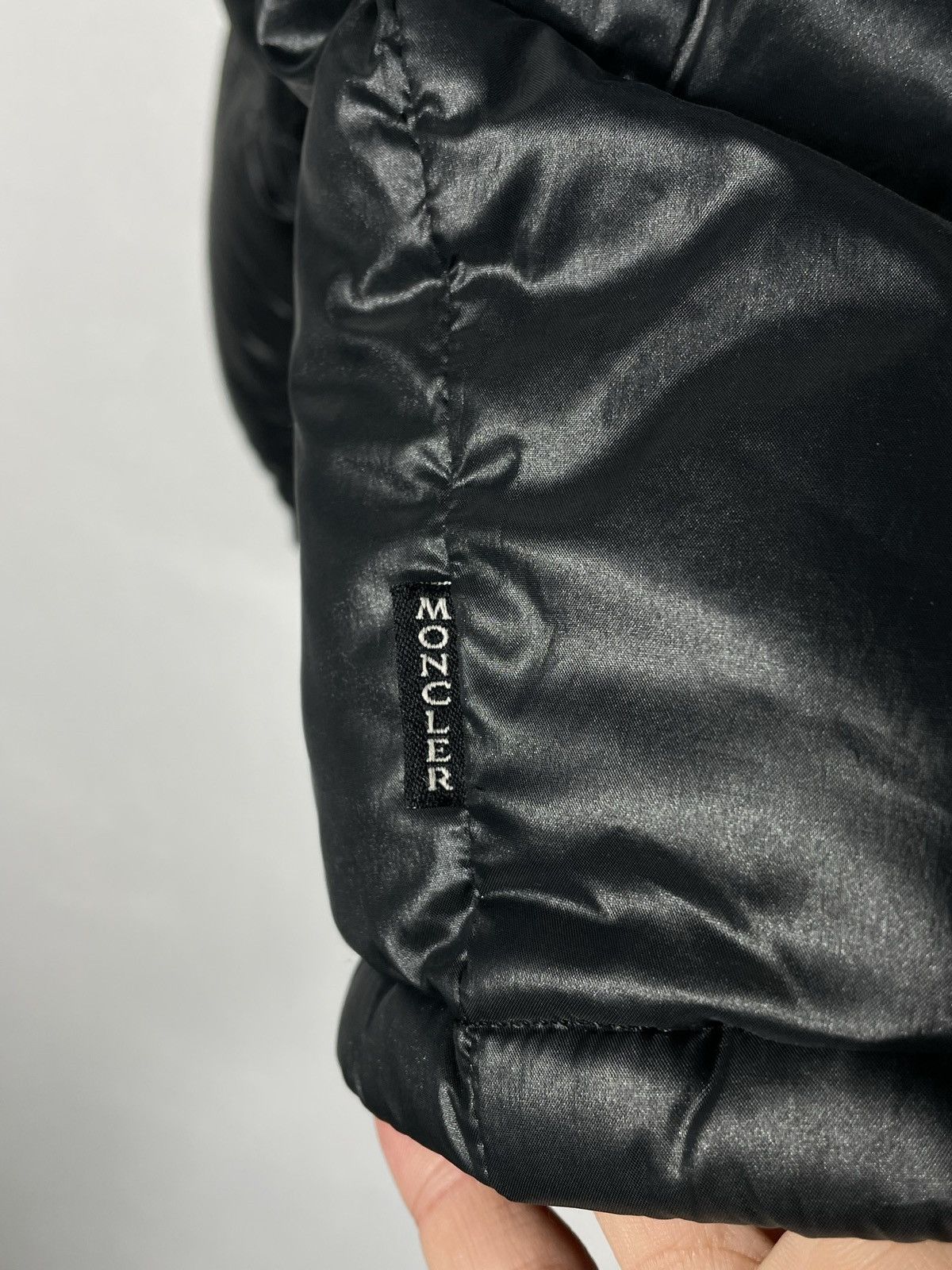 Designer × Moncler Moncler Grenoble Giubbotto Black Puffer Hoodie Shiny Drill Size US M / EU 48-50 / 2 - 9 Thumbnail