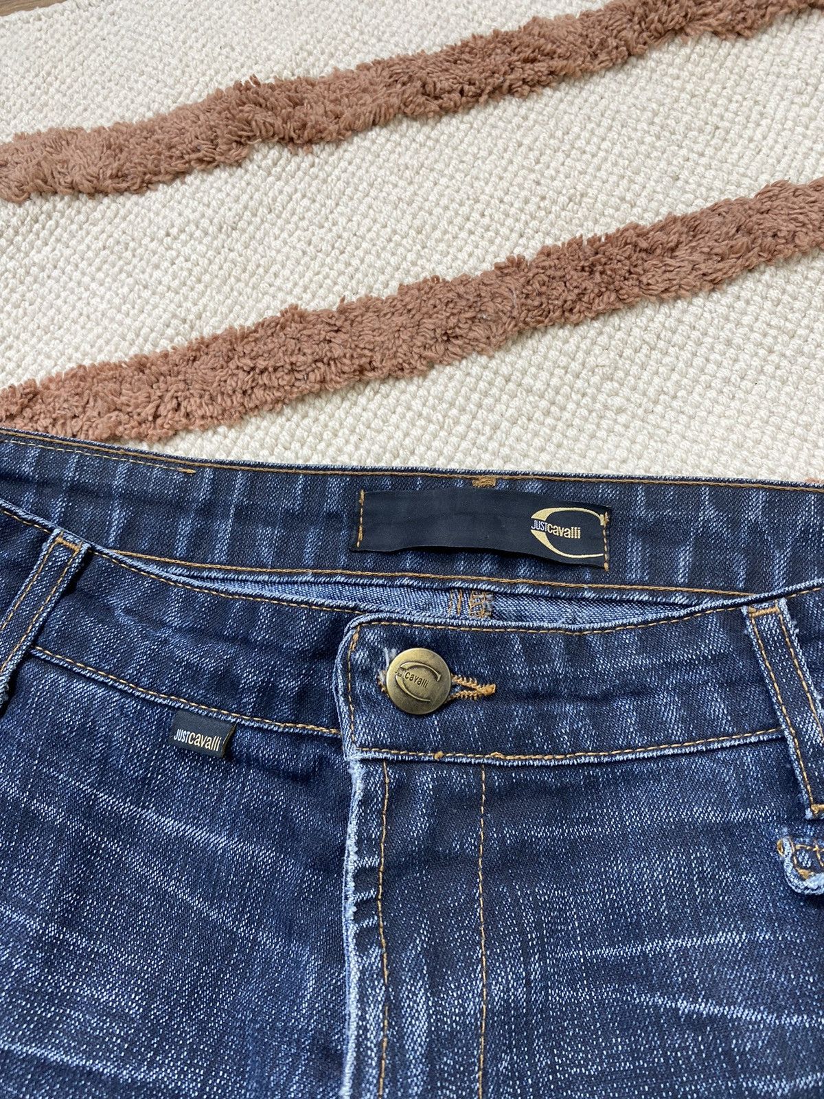 Roberto Cavalli WASHED ROBERTO CAVALLI DEMIN PANTS Size 28" / US 6 / IT 42 - 5 Thumbnail