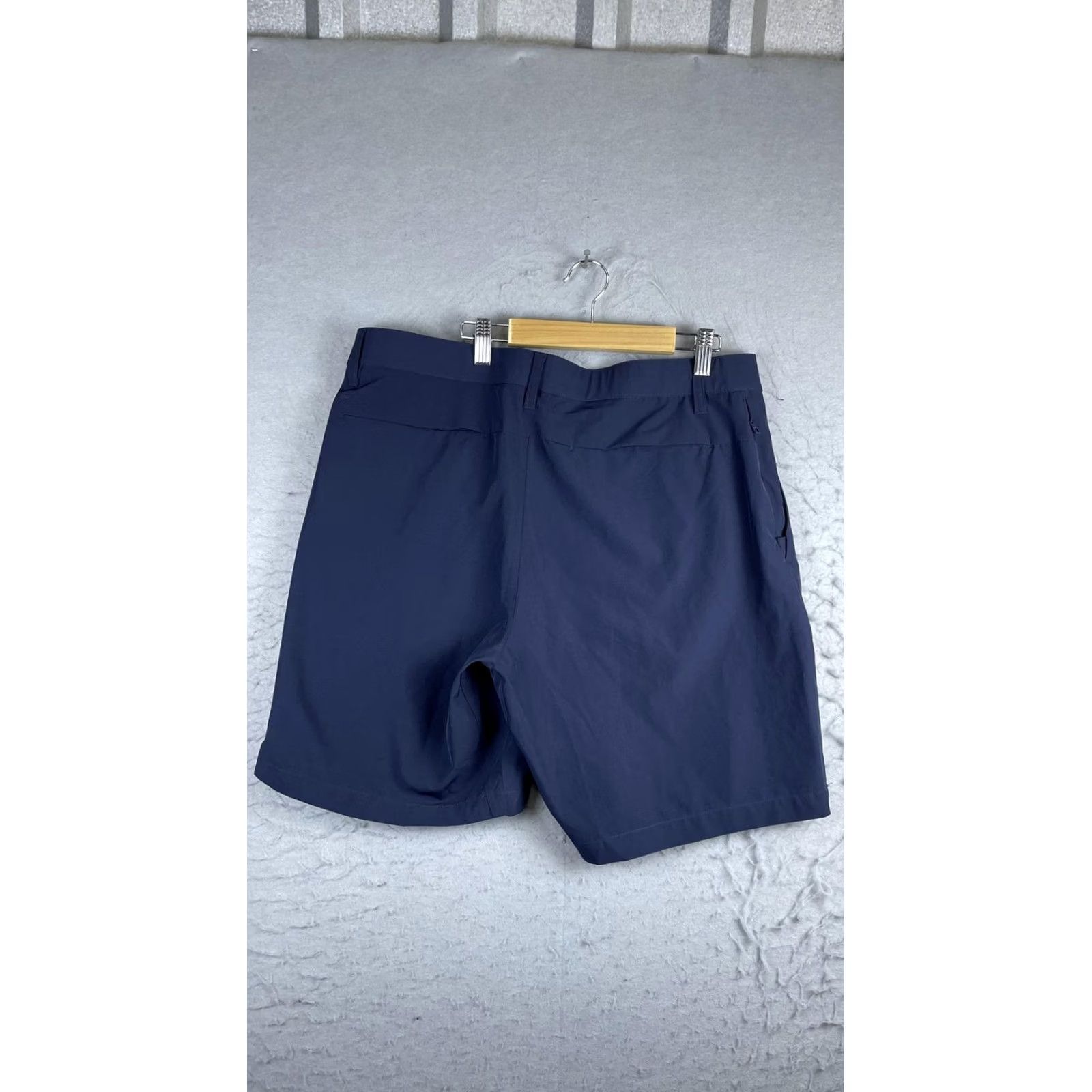 Fabletics Fabletics Shorts Mens Large Blue Chino 7 Inseam Stretch Casual Travel Size US 33 - 7 Thumbnail