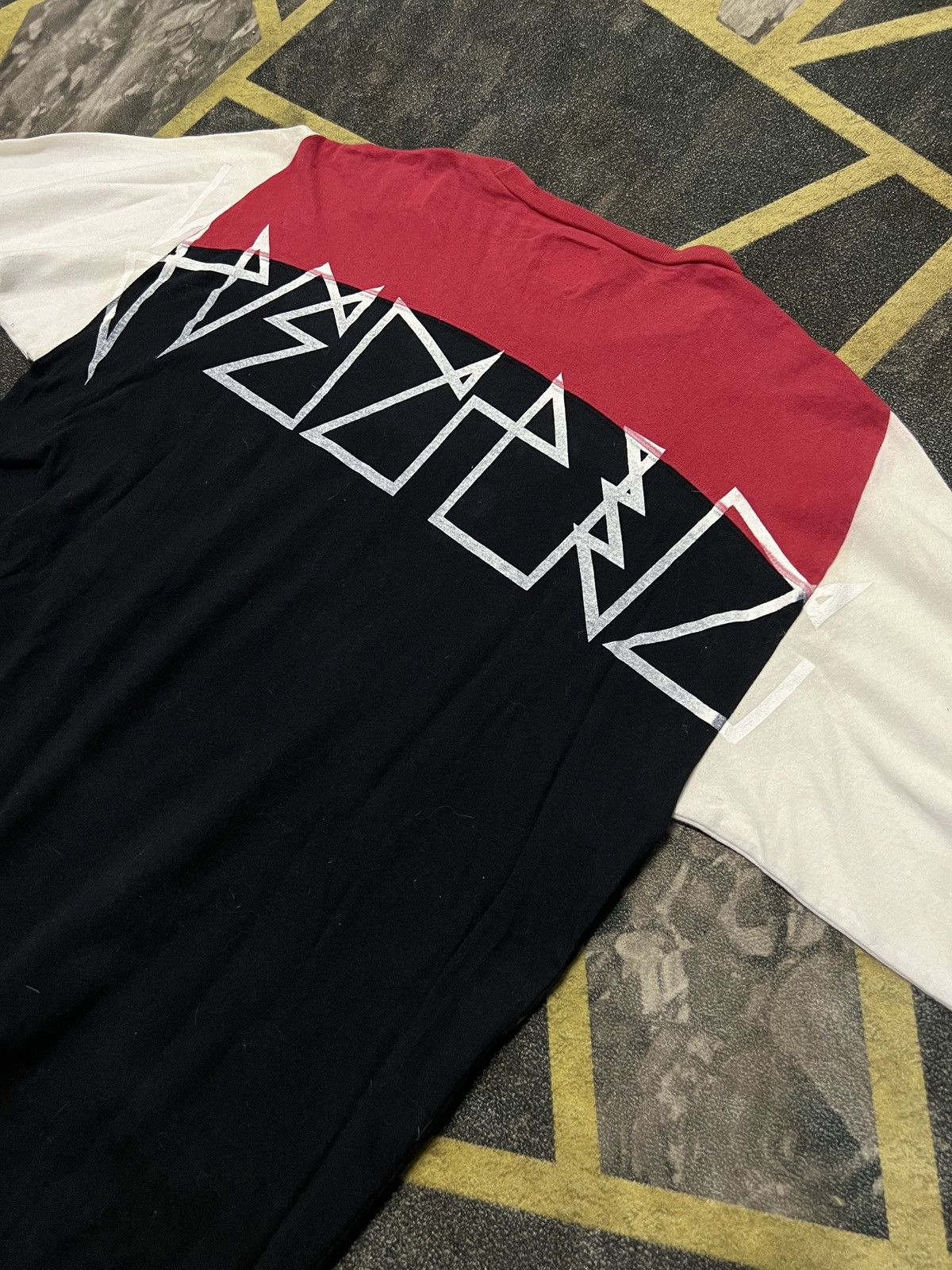 Japanese Brand 90s REAL MADHECTIC JAPAN RAGLAN TEE Size US L / EU 52-54 / 3 - 4 Thumbnail