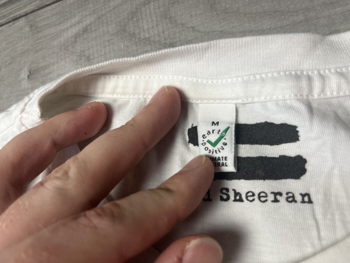Band Tees Ed sheeran long sleeve flowers size medium Size US M / EU 48-50 / 2 - 5 Thumbnail