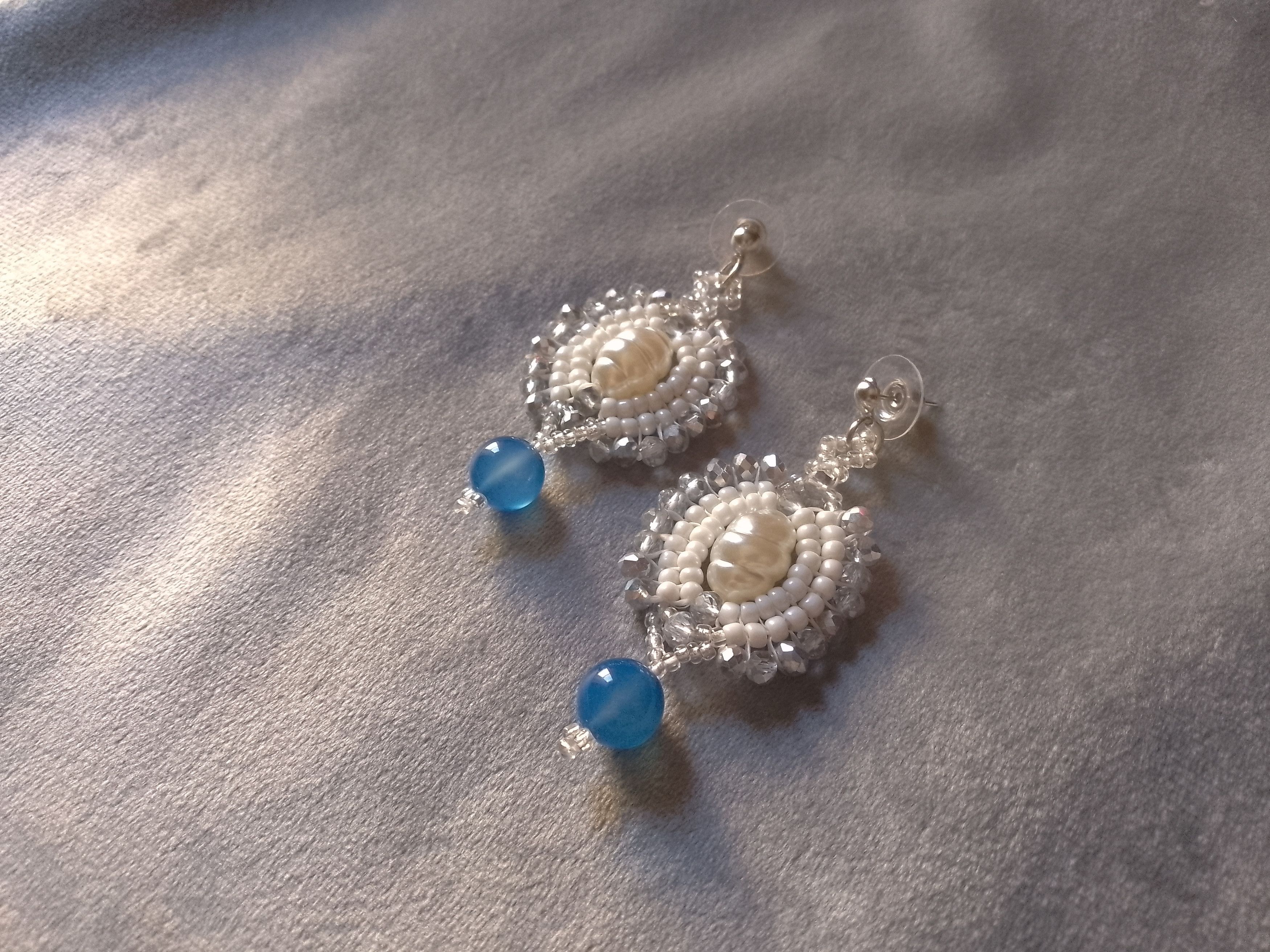 Handmade Glamour earrings pearls and Blue agate gemstones Size ONE SIZE - 3 Thumbnail