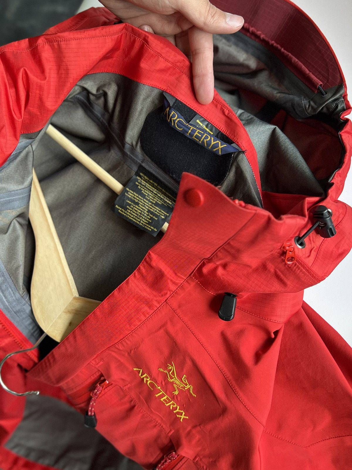 Arc'teryx × Vintage Rare Vintage Arc’teryx Theta LT Gore-Tex XCR Gold Logo M Size US M / EU 48-50 / 2 - 14 Thumbnail