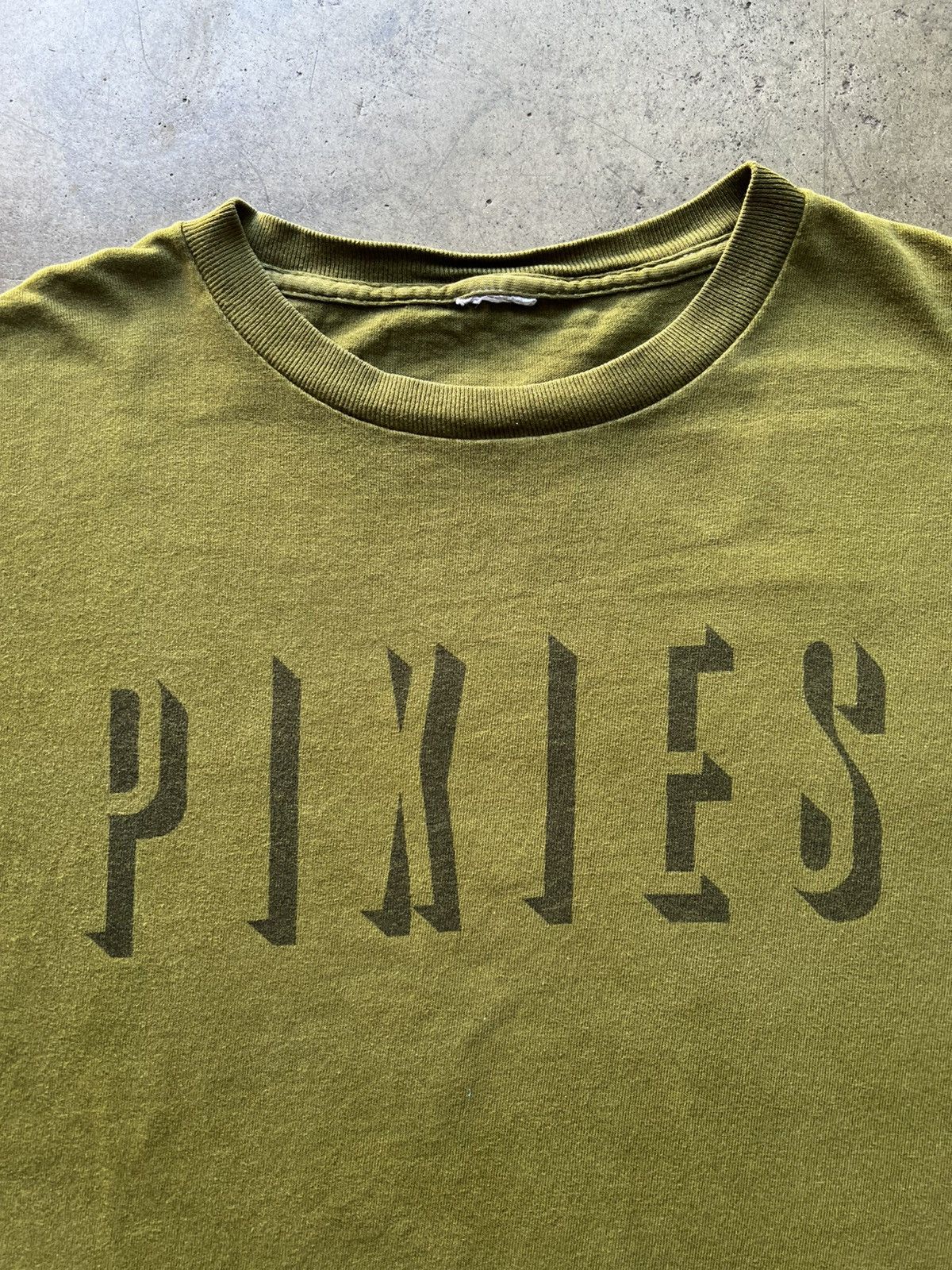 Vintage 2004 Pixies Sellout Band Vintage Tour Tee Shirt Nirvana Size US XL / EU 56 / 4 - 4 Thumbnail
