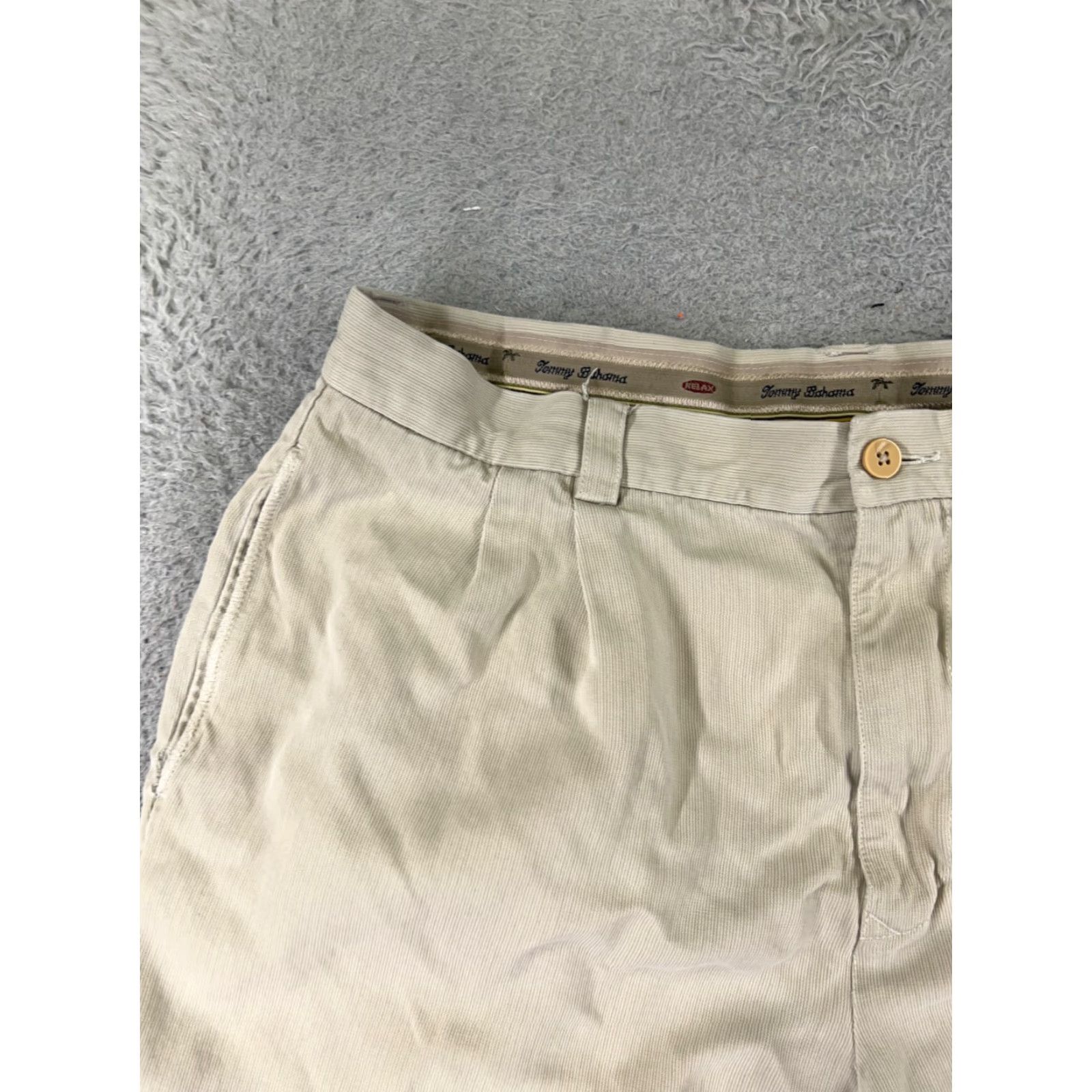 Tommy Bahama Tommy Bahama Shorts Bermuda Men 35 Beige Silk Pleated Casual Pockets Easy Care Quick Dry 8 In Inseam Summer Beach Vintage No Size US 35 - 4 Thumbnail