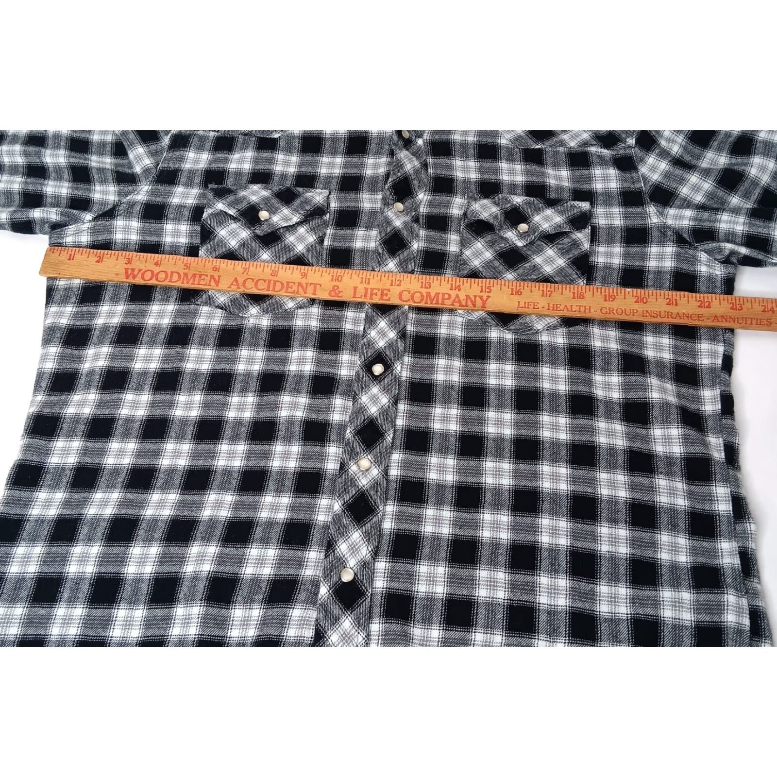 Wrangler VINTAGE Wrangler Wrancher Shirt Mens L Pearl Snap Western Plaid Flannel Black White Pocketed Casual Workwear 90s Mens Size US L / EU 52-54 / 3 - 4 Thumbnail