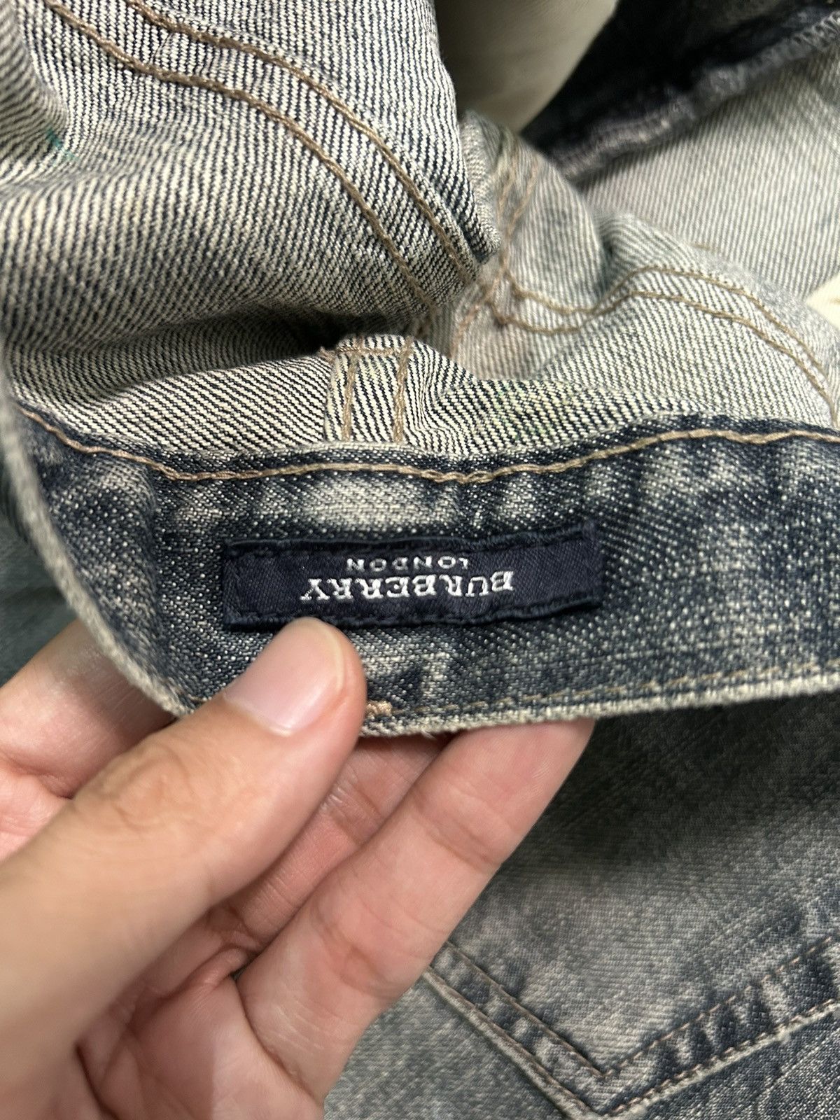 Burberry Vtg BURBERRY LONDON Distressed Denim ☠️ Size US 29 - 12 Thumbnail