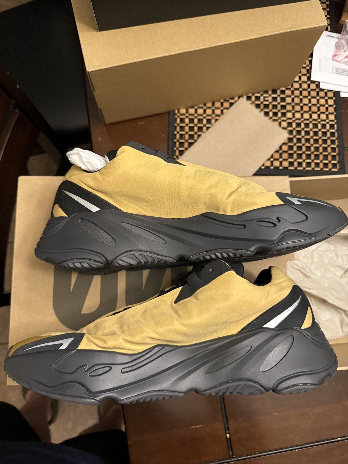 Adidas Adidas Yeezy 700 Size US 11 / EU 44 - 7 Thumbnail