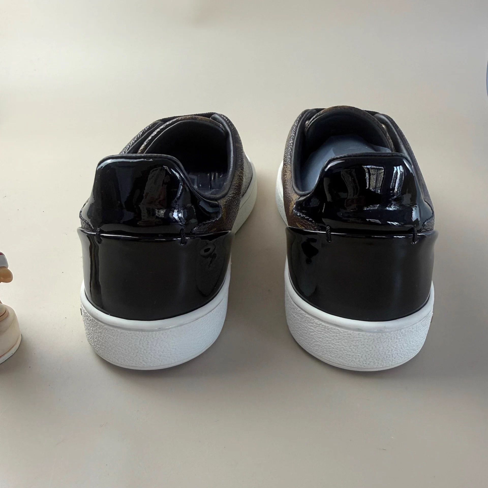 Louis Vuitton LV Monogram Lace-up Sneakers 36.5 Mint Size US 5.5 / IT 35.5 - 3 Thumbnail