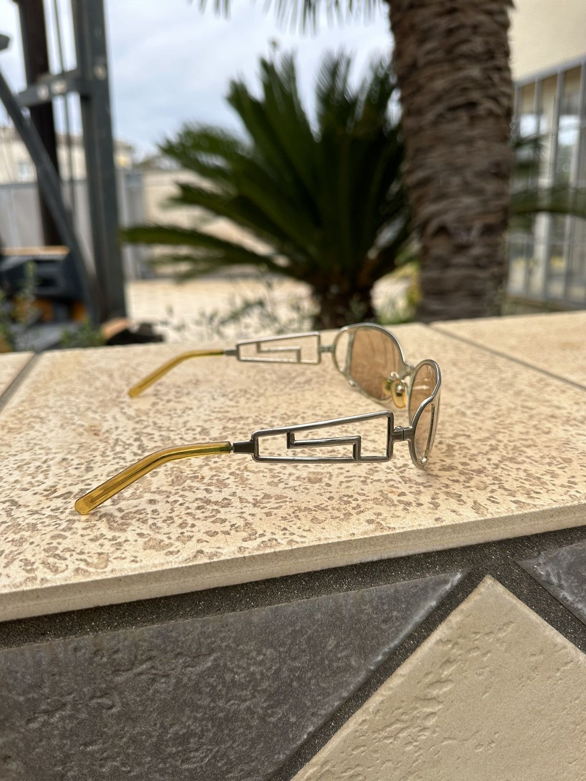 Versace × Vintage Versace Vintage Sunglasses Gold mod.X94 col.N30 Size ONE SIZE - 2 Thumbnail