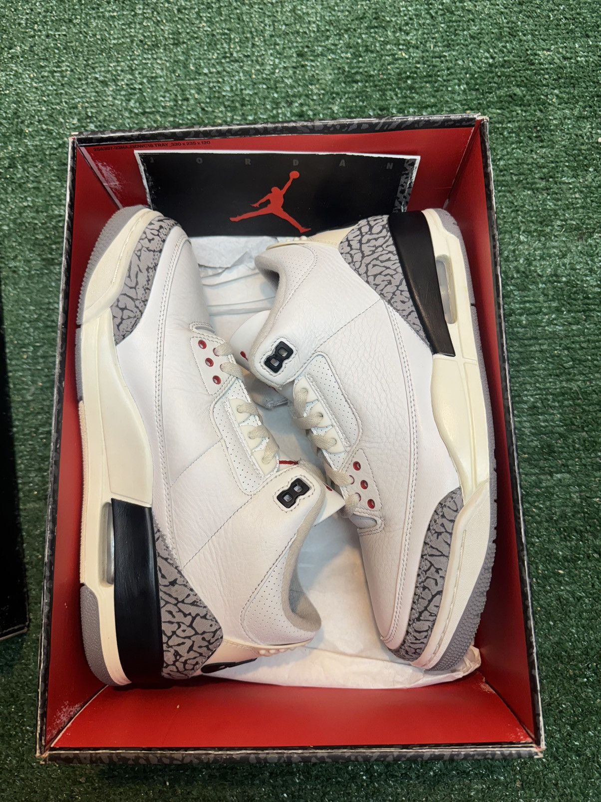 Jordan Brand Jordan Retro 3 White Cement Reimagined Size 9 Size US 9 / EU 42 - 11 Thumbnail