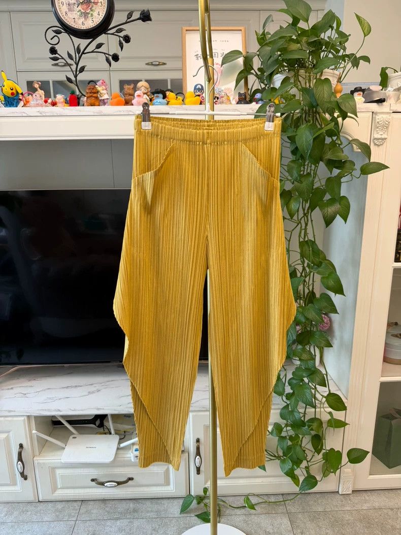 Other Issey Miyake/三宅一生 size:3 Yellow pleated pants Size 42" / US 20 - 1 Thumbnail