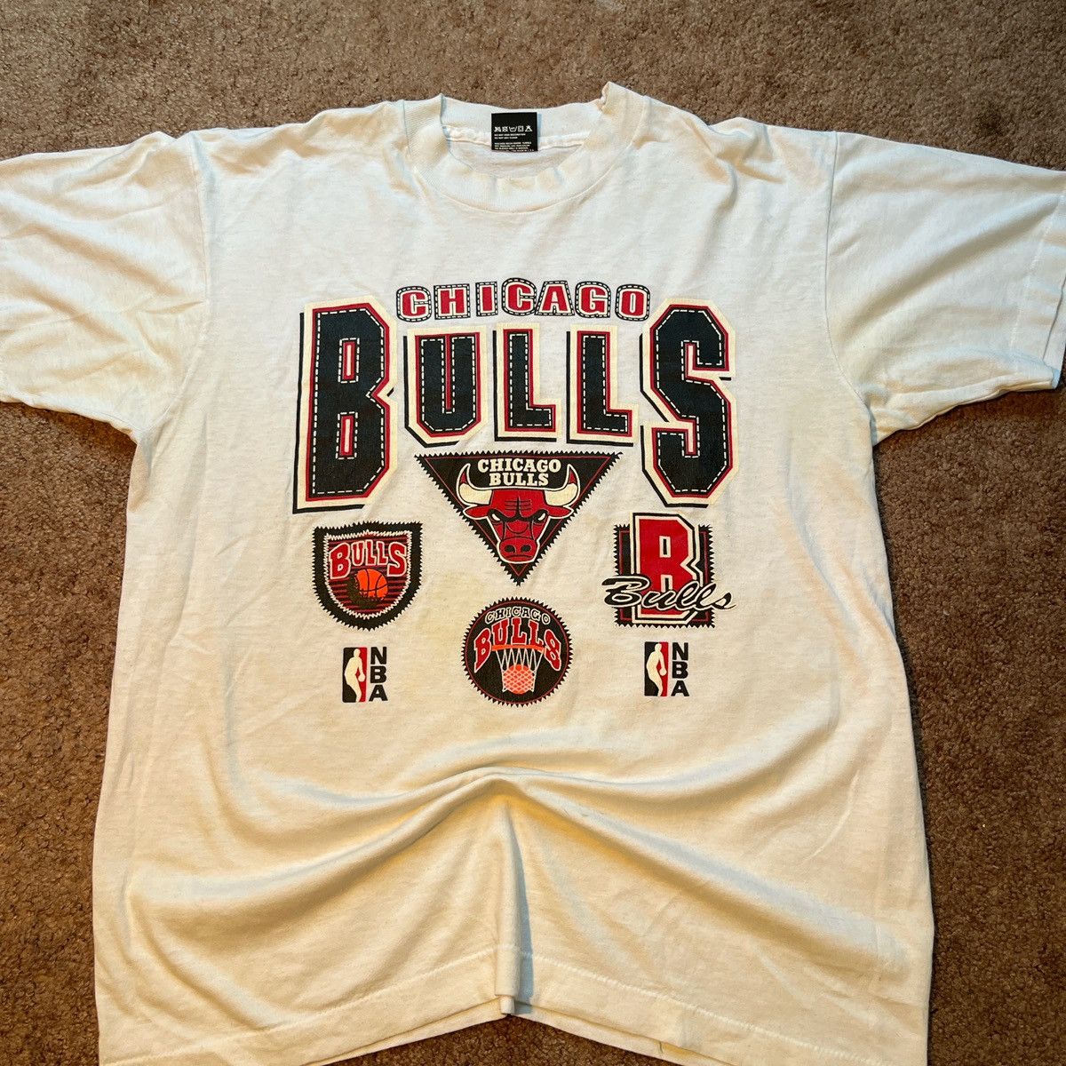 Vision Streetwear Vintage 90s Chicago Bulls Single Stitch Tee Shirt Size L Size US L / EU 52-54 / 3 - 1 Thumbnail