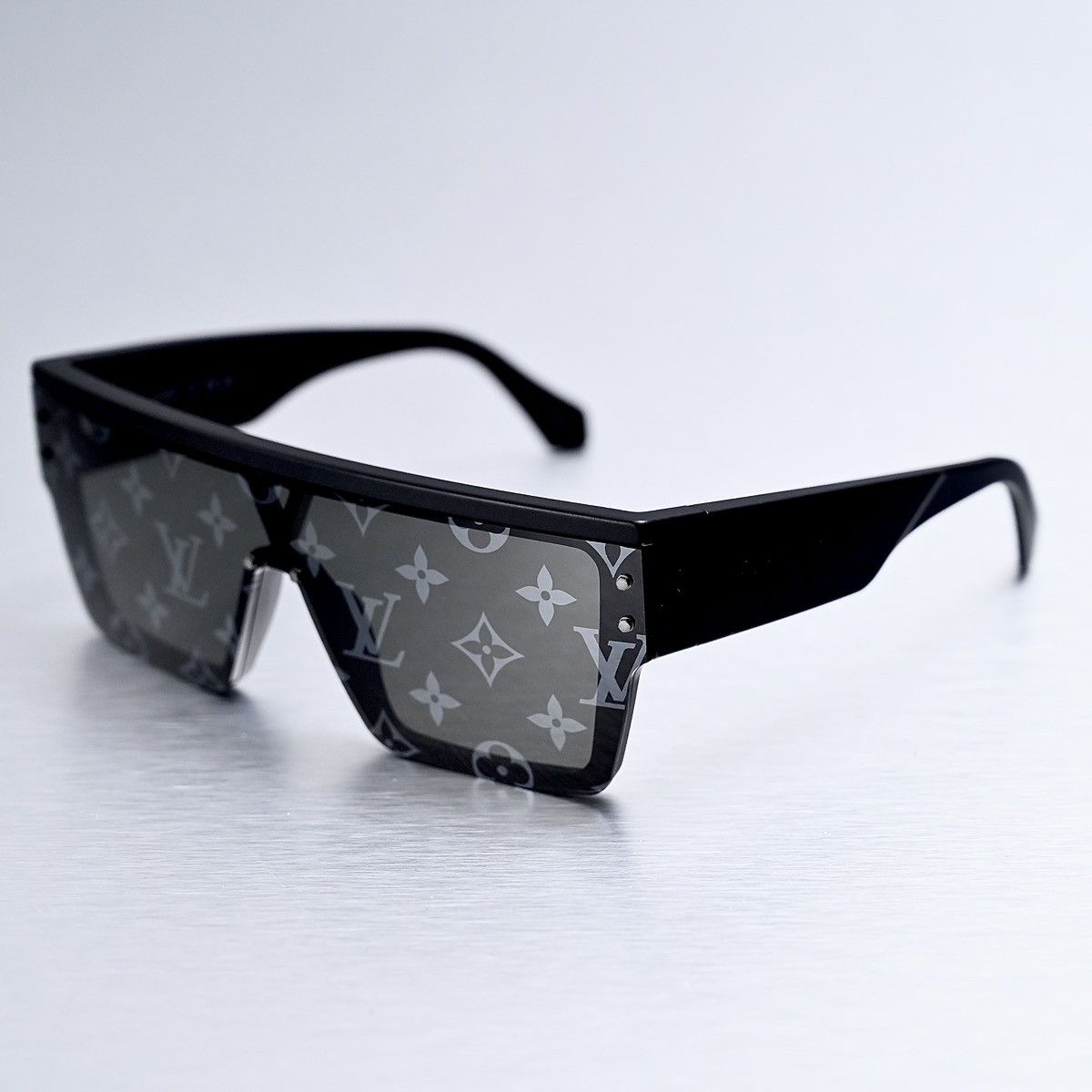 Louis Vuitton LOUIS VUITTON MONOGRAM BLACK SUNGLASSES Size ONE SIZE - 2 Thumbnail