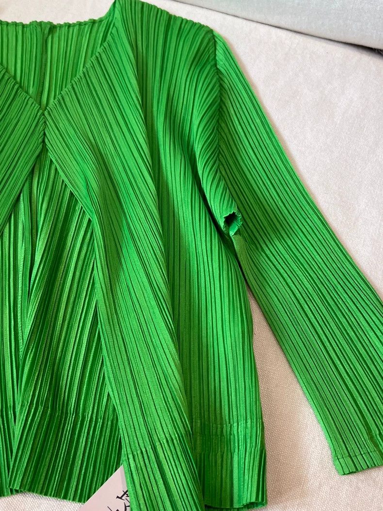 Issey Miyake Issey Miyake size:4 Green pleated cardigan top Size XS / US 0-2 / IT 36-38 - 6 Thumbnail