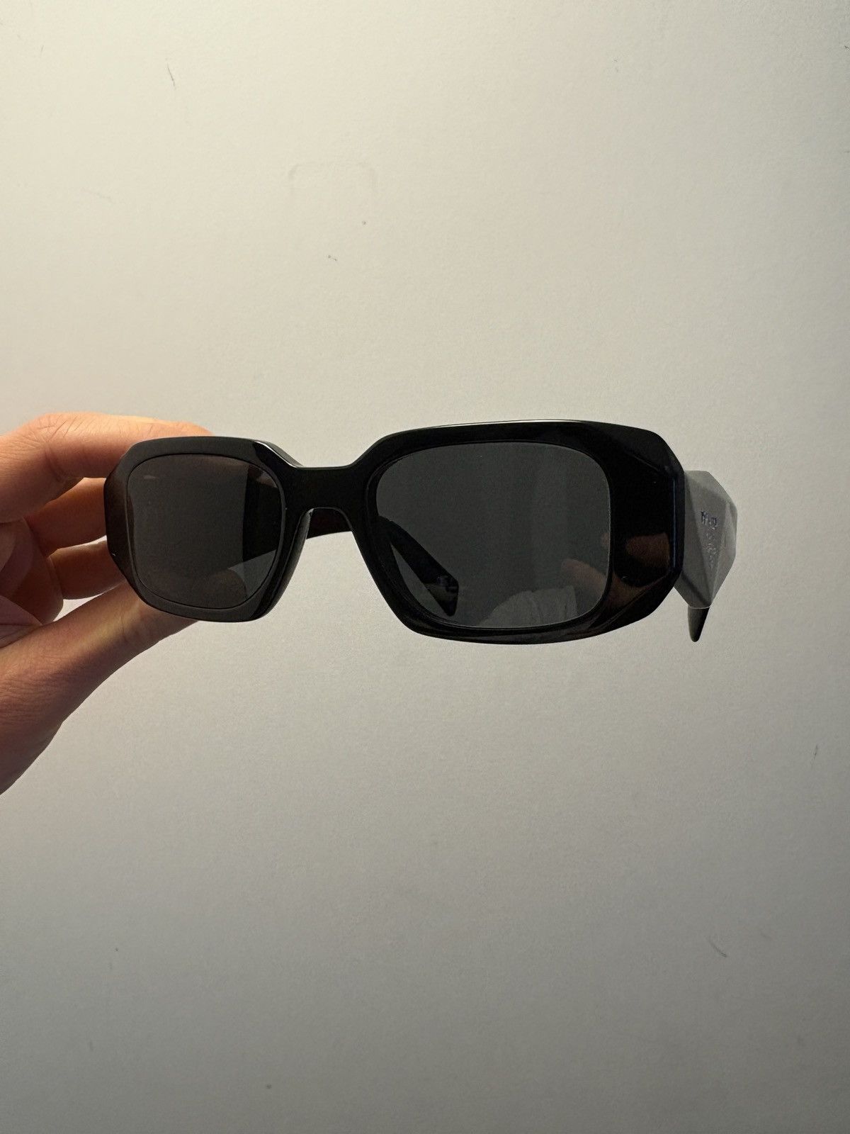 Prada Prada 17WS Noir/Black Symbole Sunglasses Size ONE SIZE - 4 Thumbnail