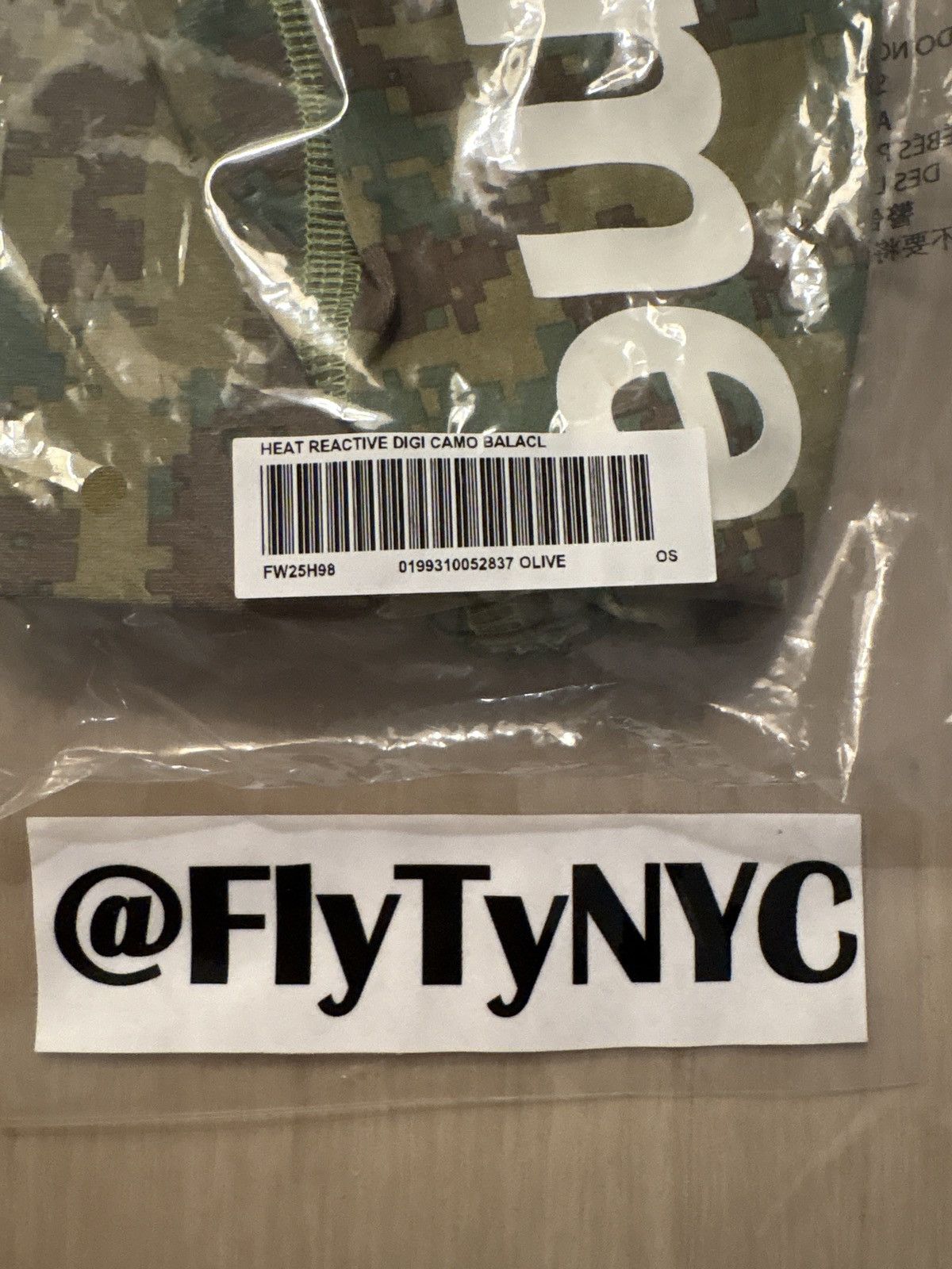 Supreme Supreme Heat Reactive Digi Camo Balaclava Olive Green Size ONE SIZE - 2 Thumbnail