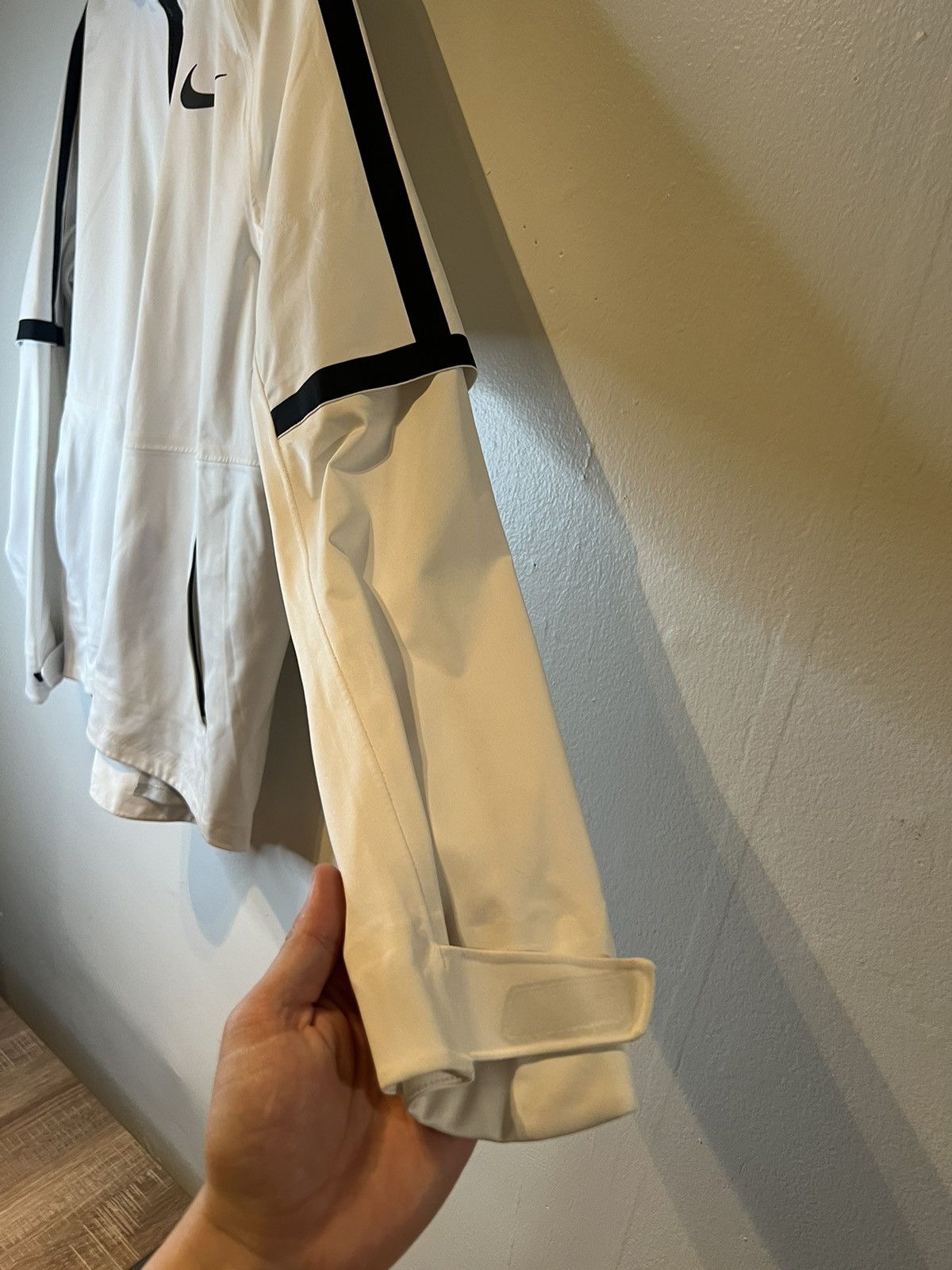 Nike Nike Aeroshield Run Jacket With Hood Size Medium White Size US M / EU 48-50 / 2 - 3 Thumbnail
