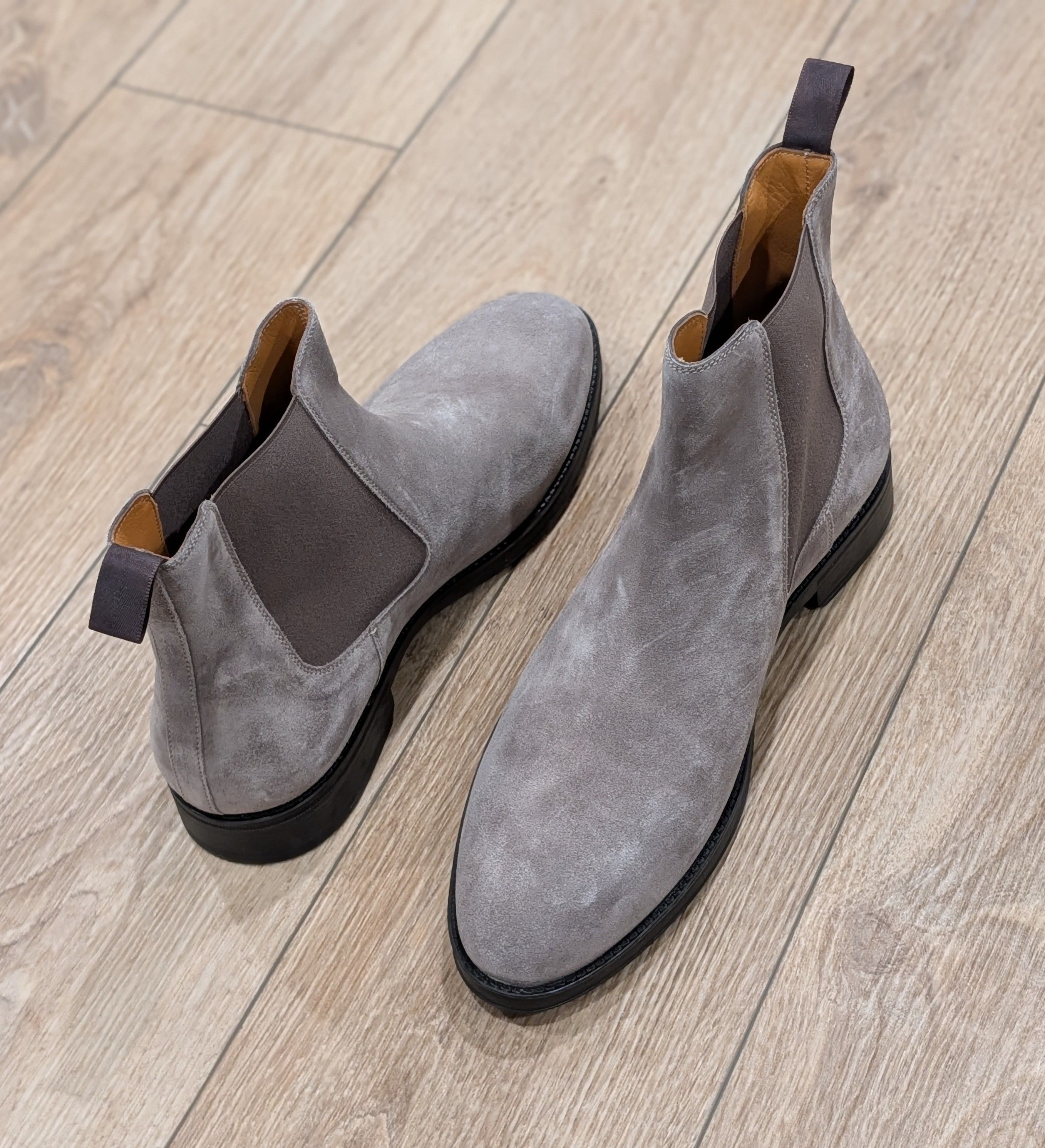 Magnanni Magnanni "Eddison" Chelsea Suede Boots Tierra US 11 Size US 11 / EU 44 - 1 Thumbnail