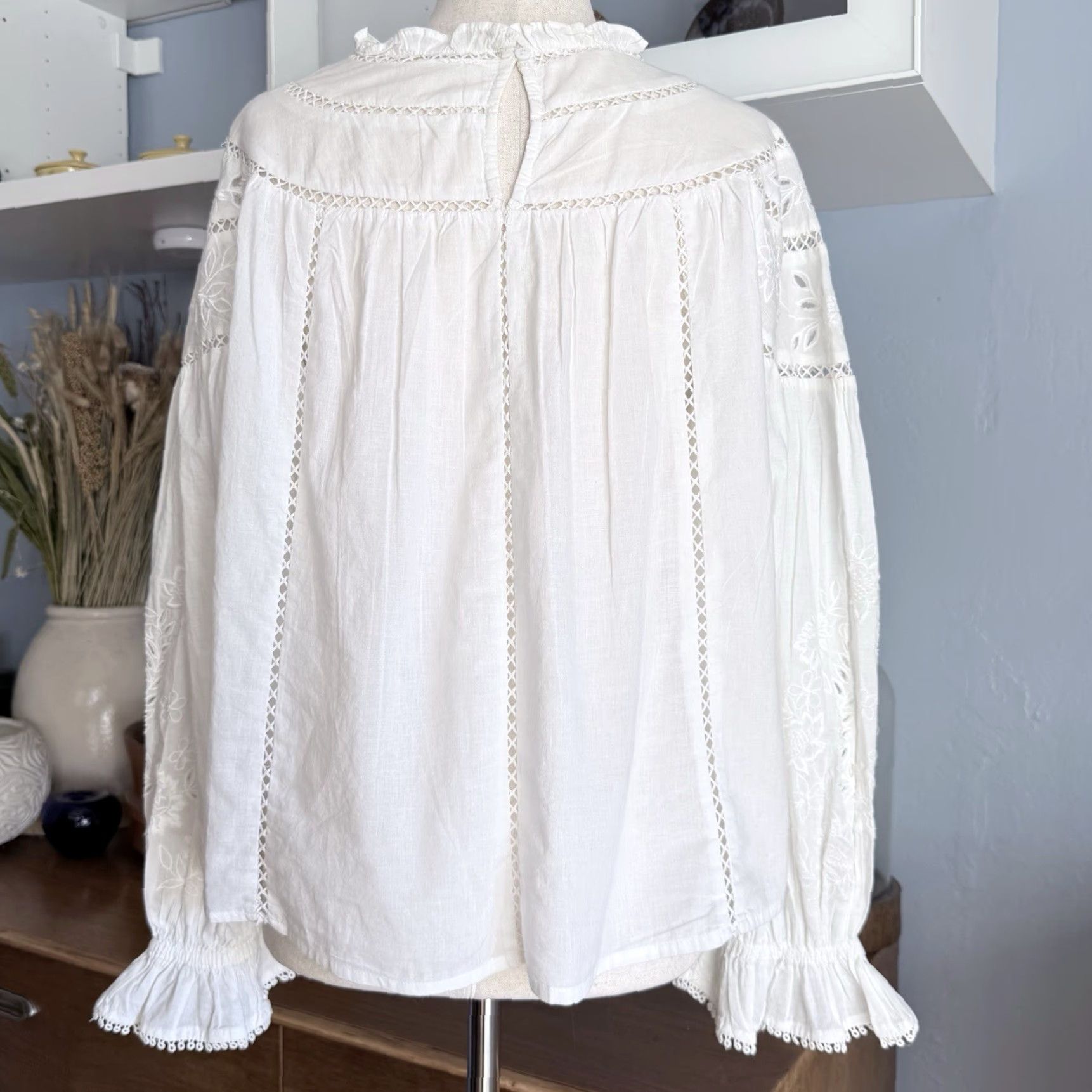 Anthropologie Anthropologie Blouse XS White Floral Embroidery Boho Peasant Cutout Cotton Long Sleeve Button Collared Casual Womens Size XS / US 0-2 / IT 36-38 - 4 Thumbnail