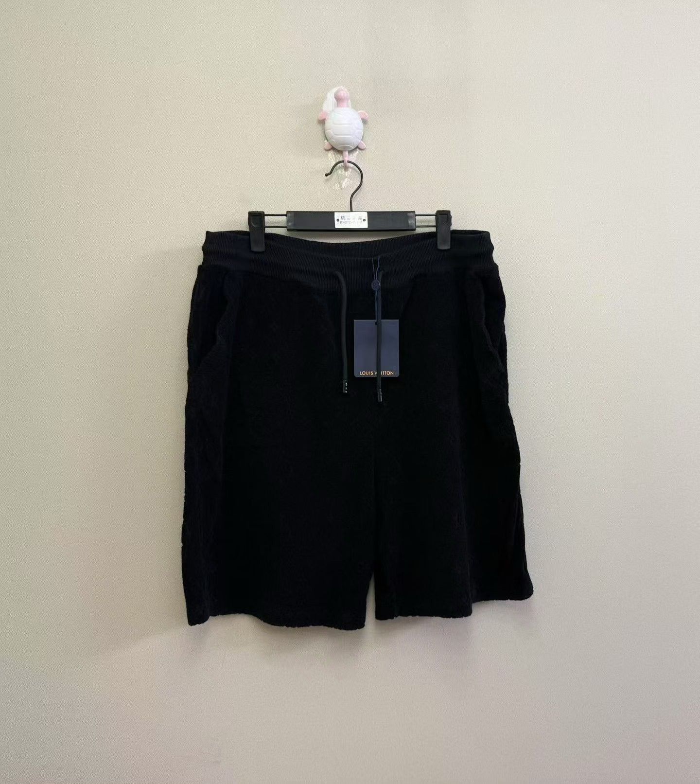 Louis Vuitton Louis Vuitton Black Logo Shorts XXL Size US 26 / EU 42 - 1 Thumbnail