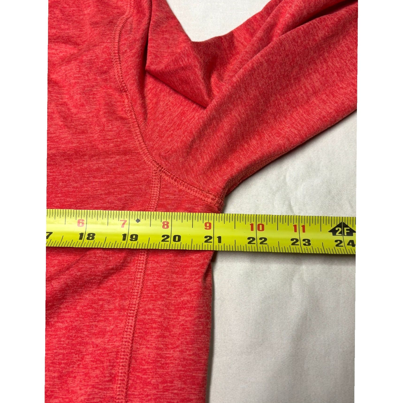 Nike Nike Running Dri-FIT 1/4 Zip Pullover Mens L Red Thumbholes Reflective Shirt Sportswear NFL? Size US L / EU 52-54 / 3 - 7 Thumbnail