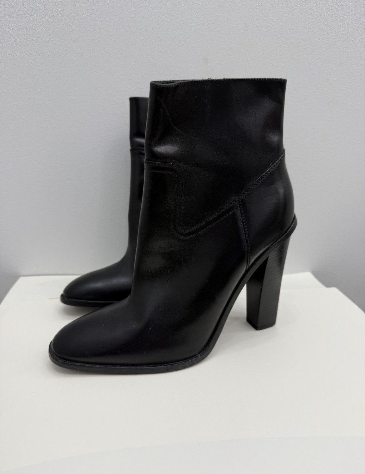 Saint Laurent Paris Saint Laurent Paris Leather Ankle Boot Size US 9 / IT 39 - 1 Thumbnail