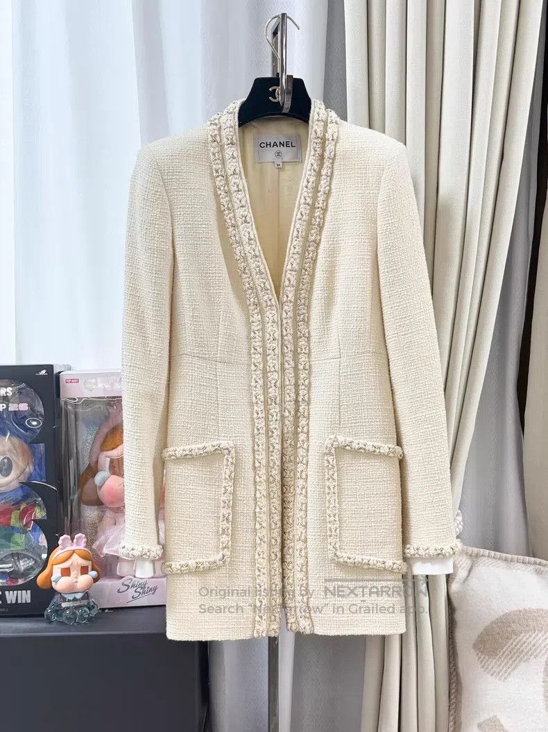 Chanel Chanel Beige gold buckle white moonlight rolled edge two p Size XXS / US 00 / IT 34 - 1 Thumbnail