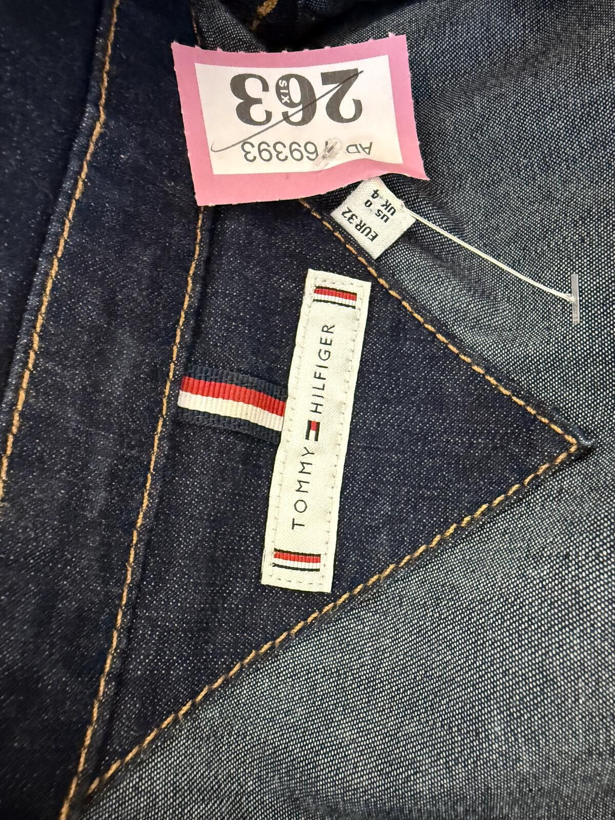 Tommy Hilfiger Tommy Hilfiger beautiful dress in size 4 Size XS / US 0-2 / IT 36-38 - 2 Thumbnail